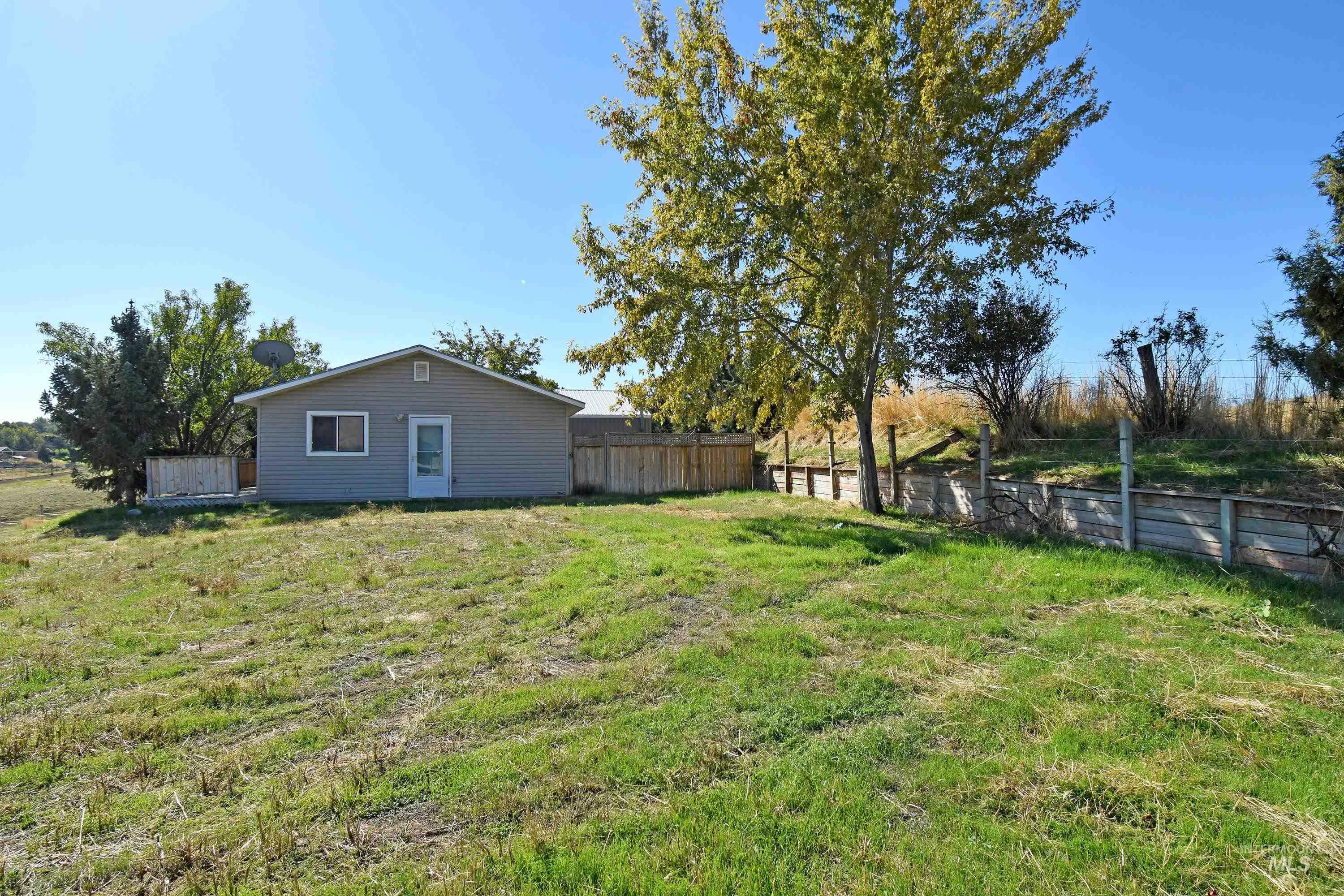 2795 Ben Johnson Road Property Photo 2