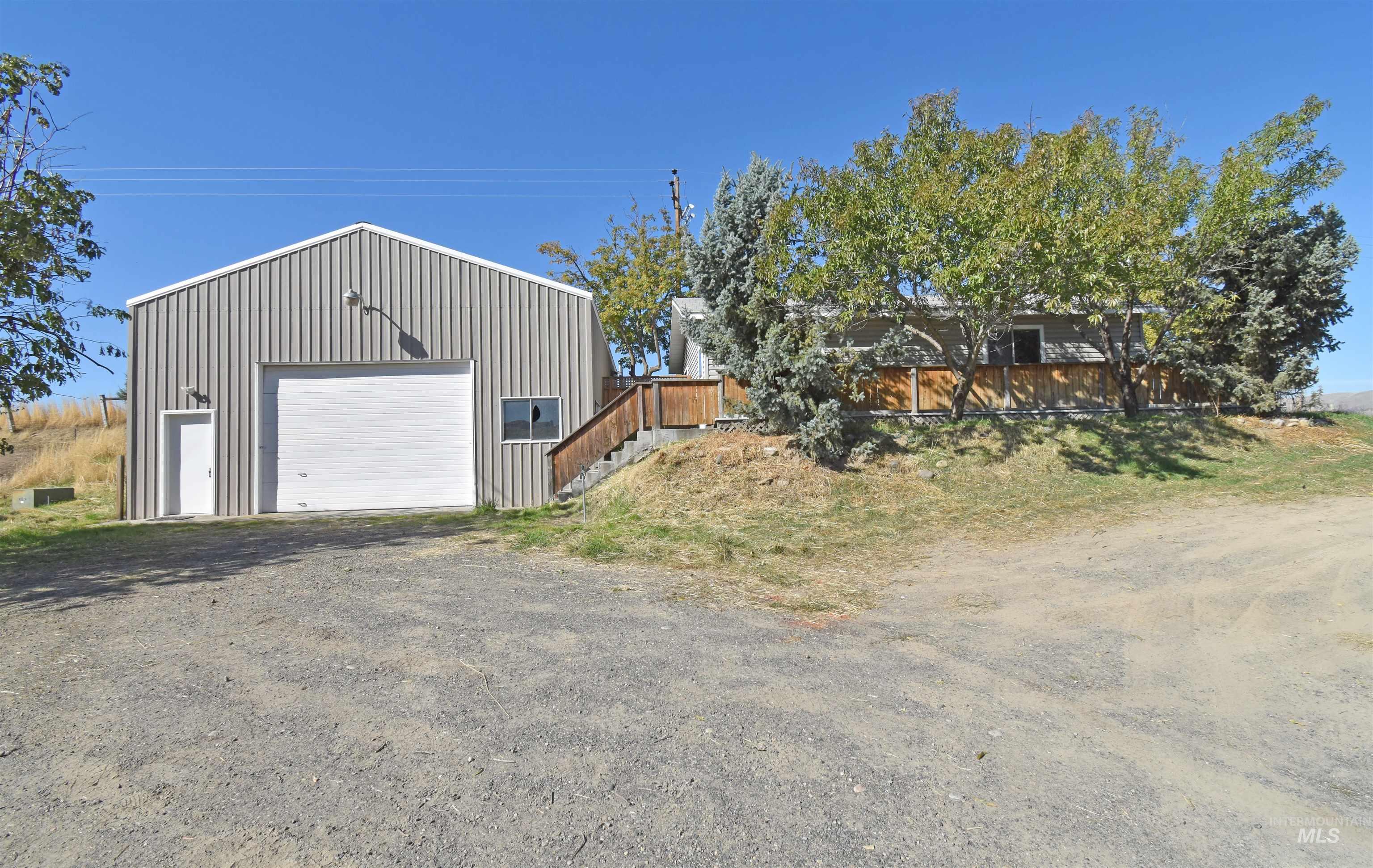 2795 Ben Johnson Road Property Photo 3