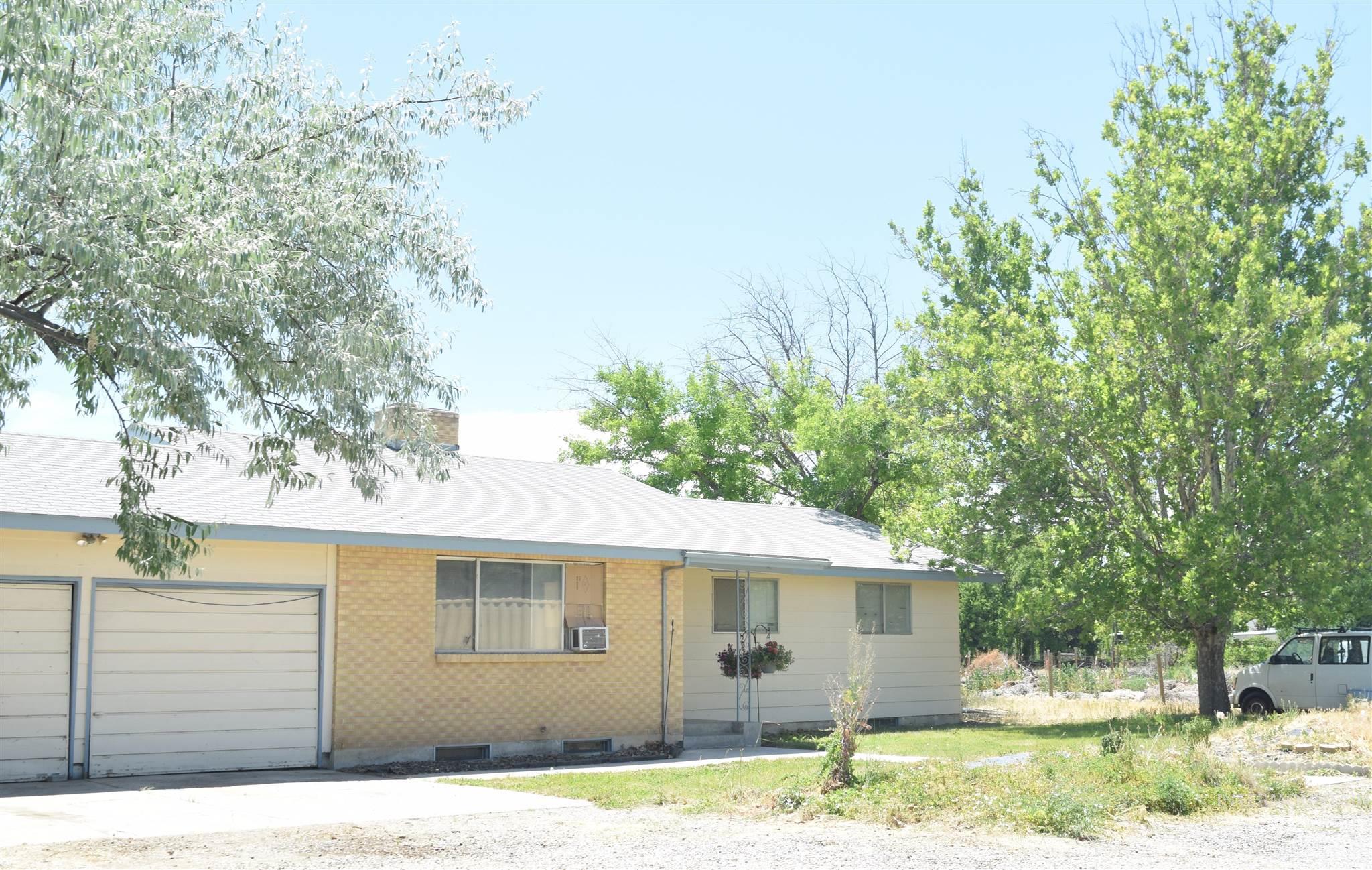 11825 W Victory Road Property Photo 4