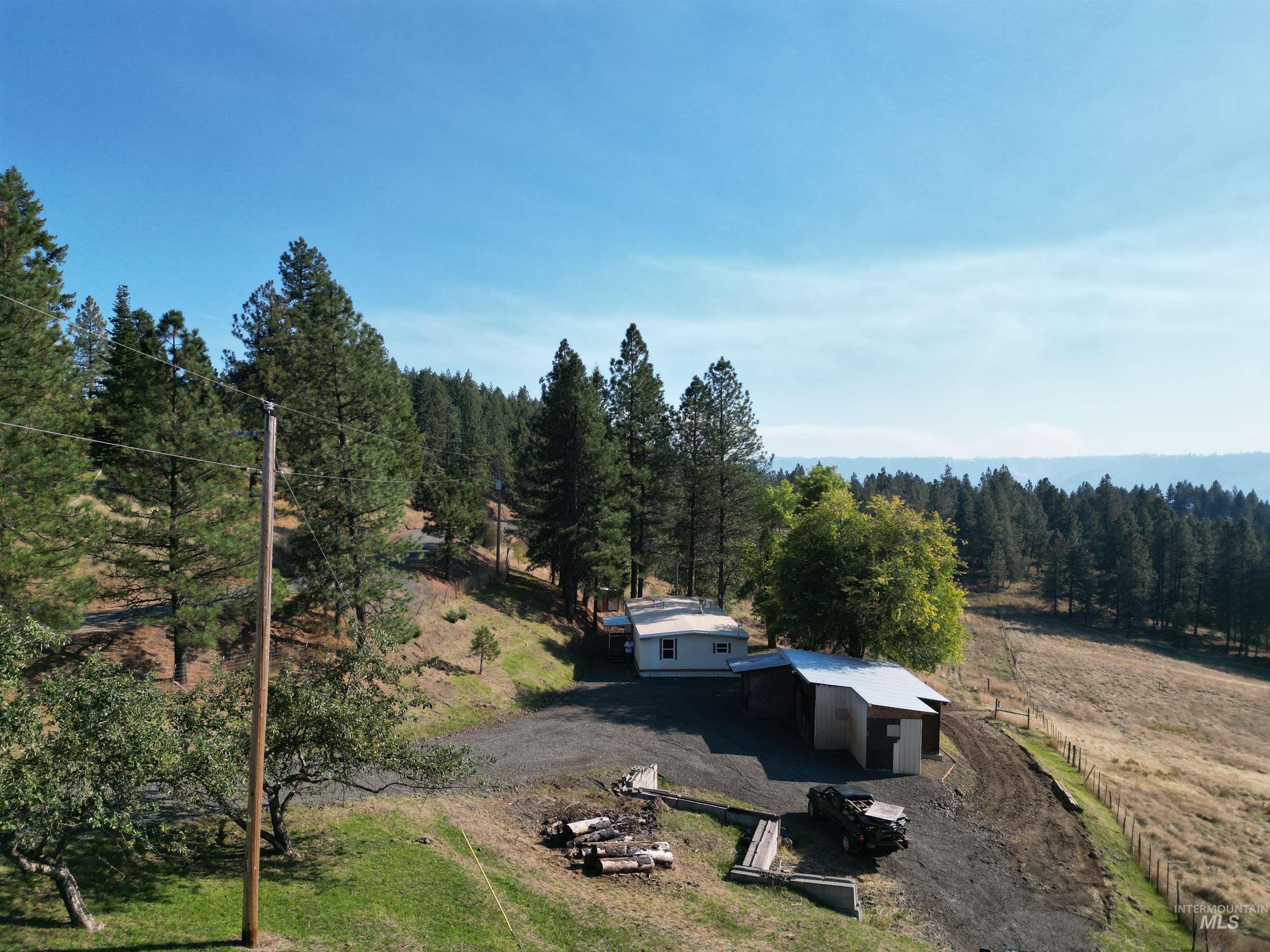 4099 Lakeview Road Property Photo 1