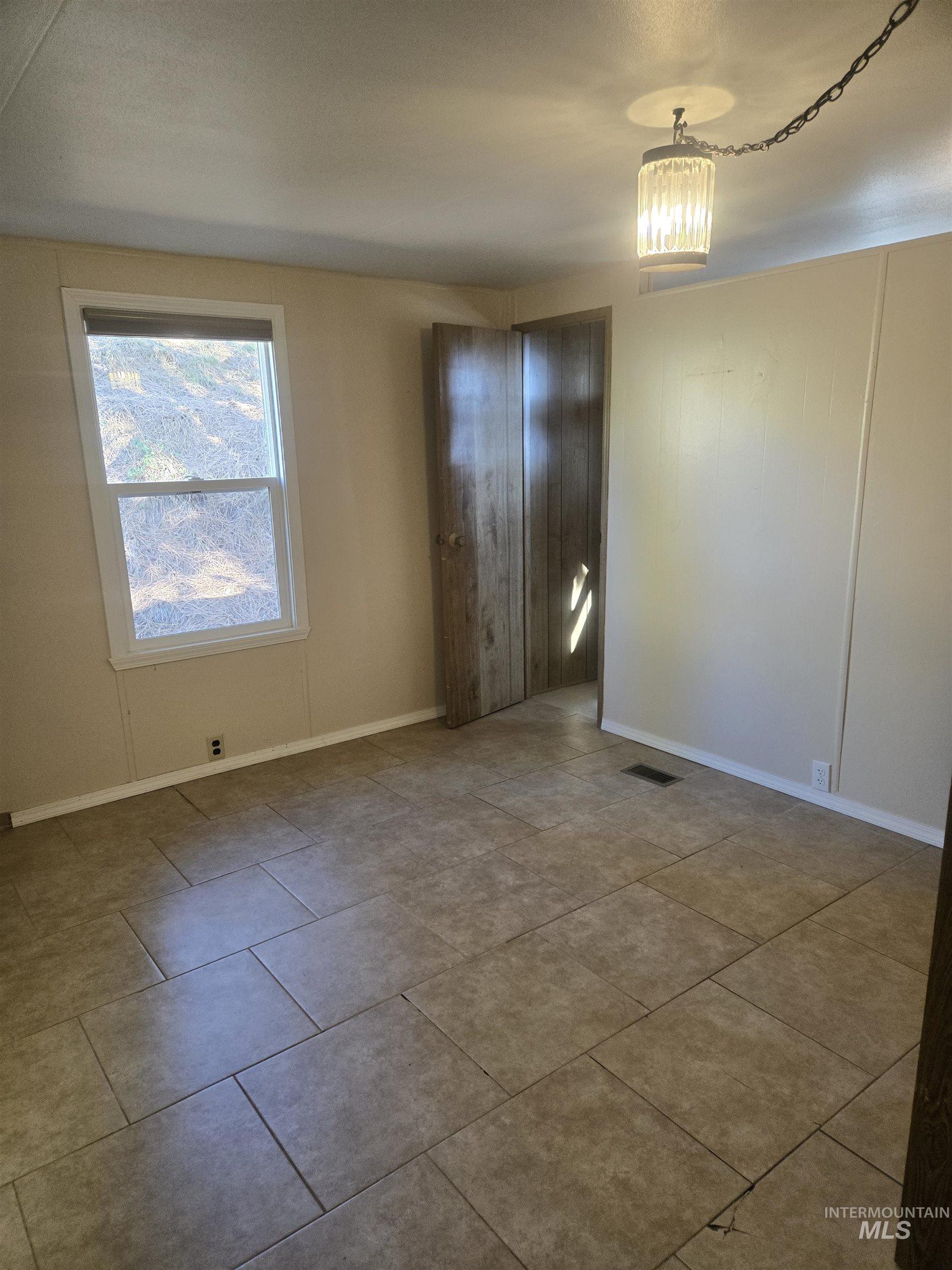 4099 Lakeview Road Property Photo 8
