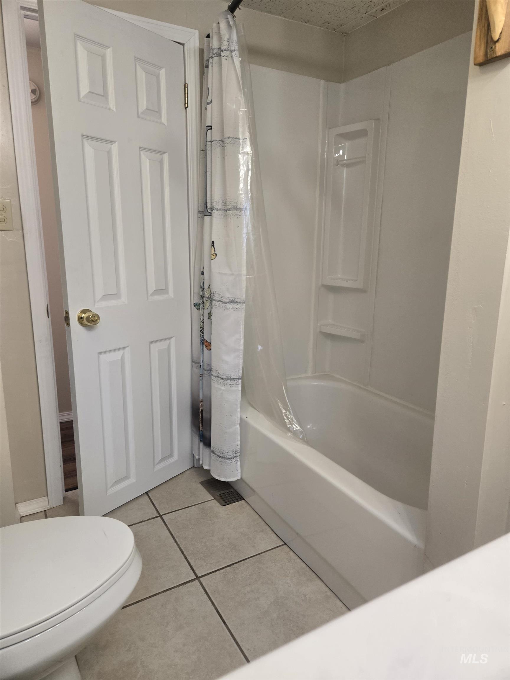 4099 Lakeview Road Property Photo 11