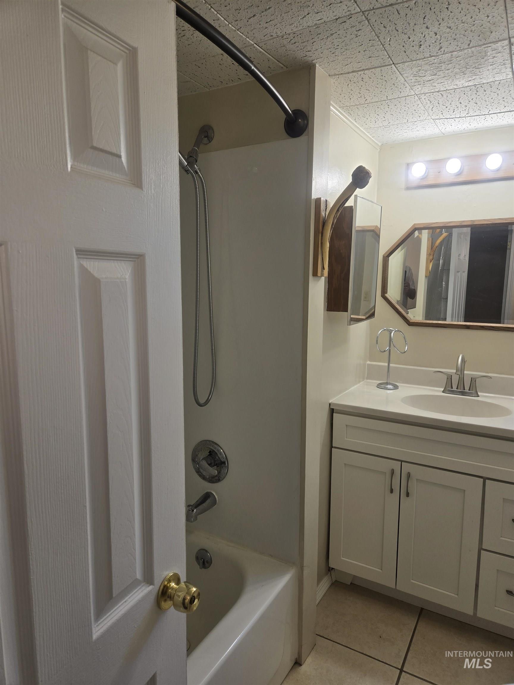 4099 Lakeview Road Property Photo 12