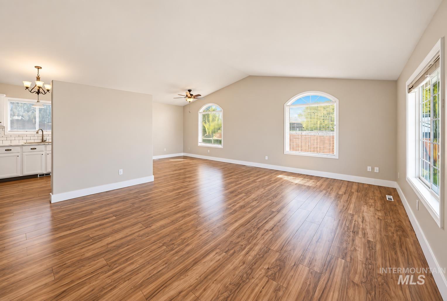 709 Monticello Ct Property Photo 6