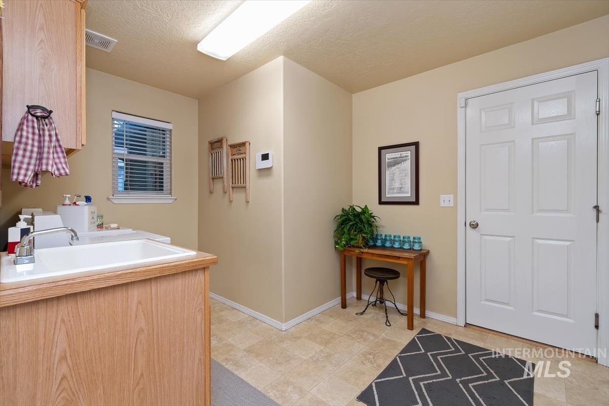 152 E Cassidy Dr. Property Photo 17