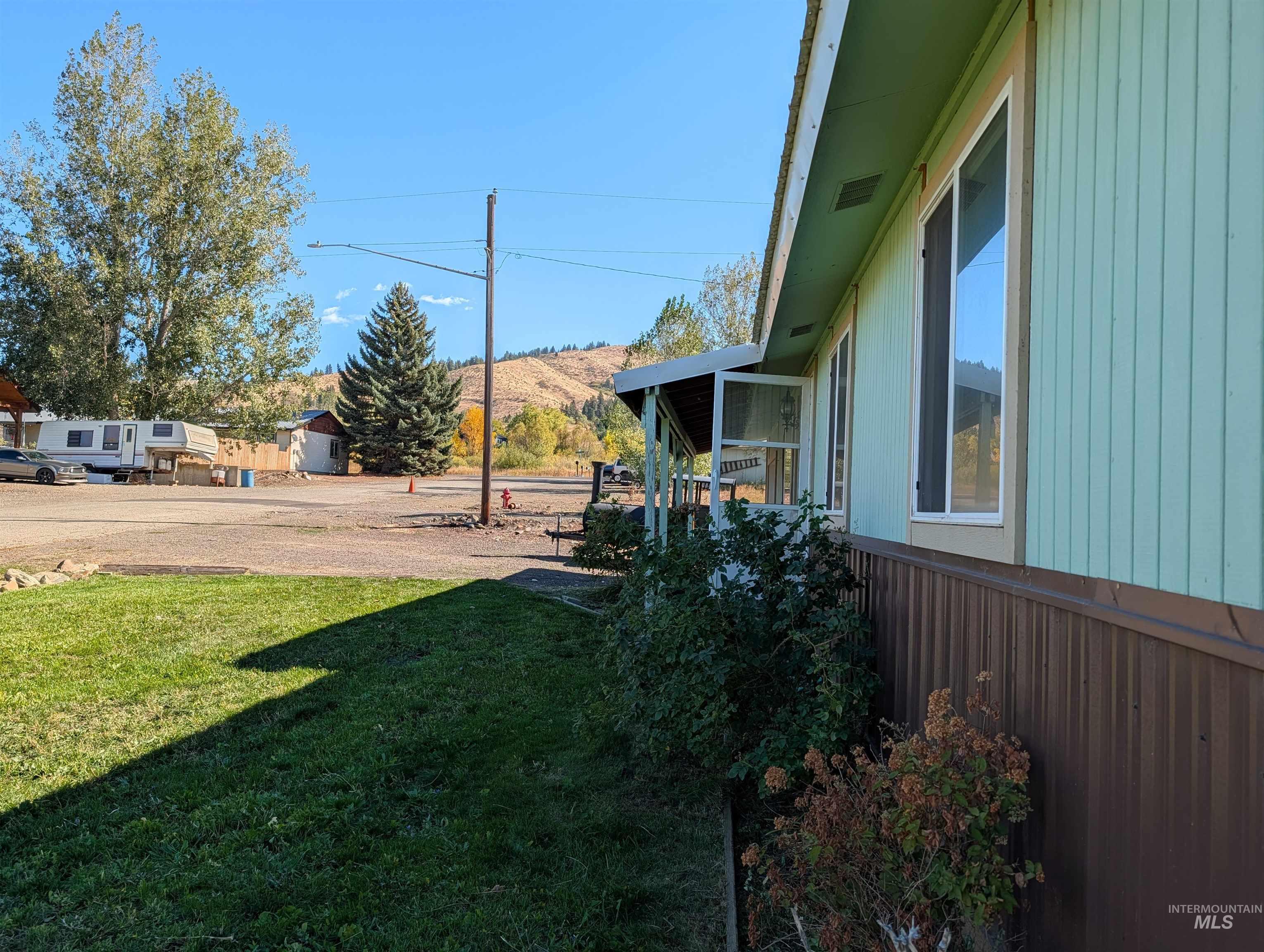 802 E Lucile Avenue Property Photo 3