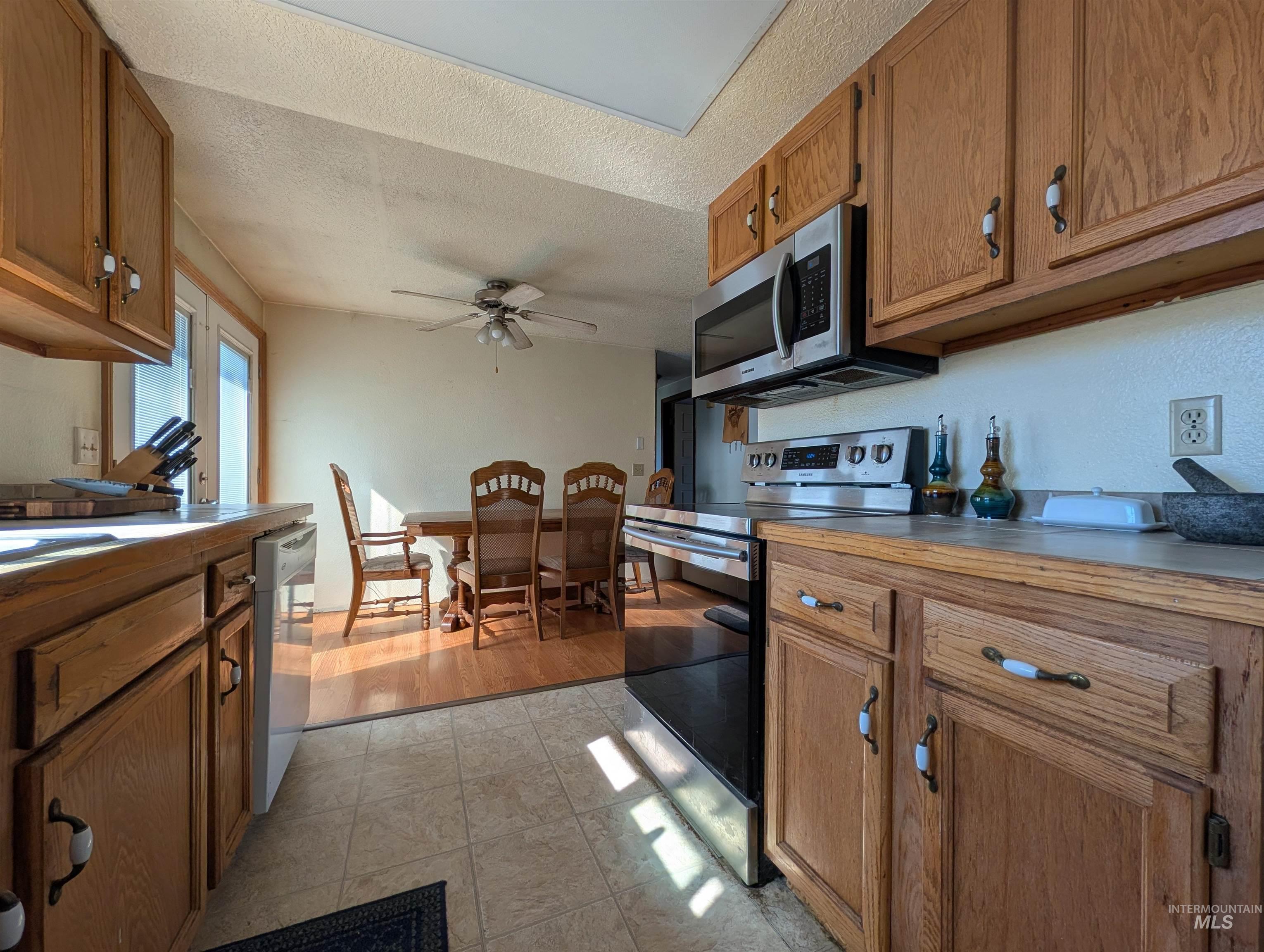 802 E Lucile Avenue Property Photo 13