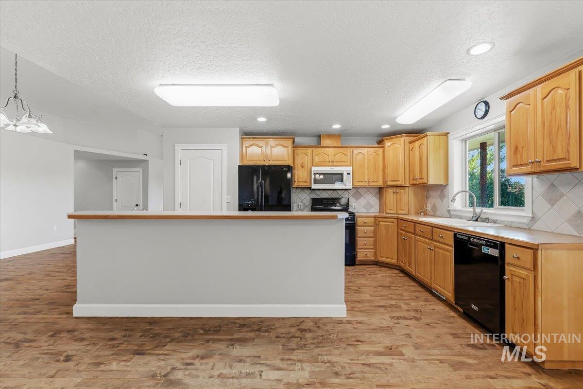 24240 Tiger Lane Property Photo 14