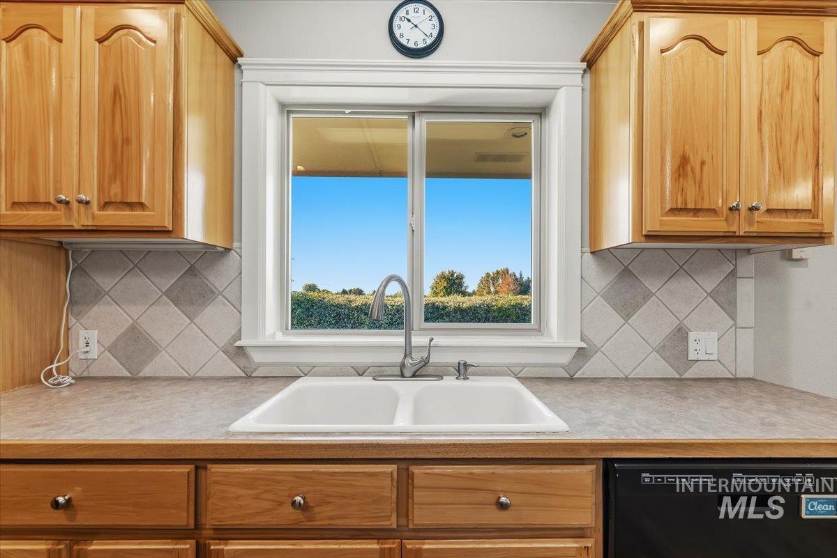 24240 Tiger Lane Property Photo 16