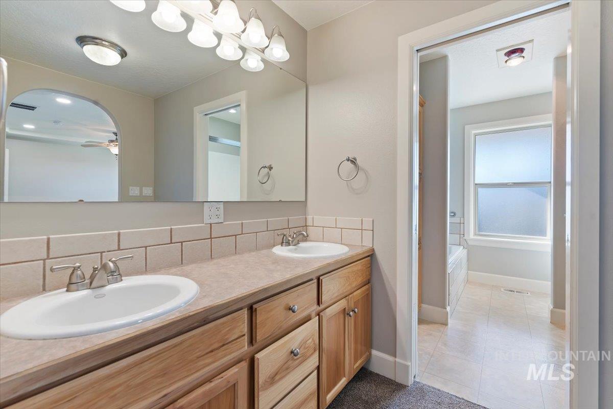 24240 Tiger Lane Property Photo 20