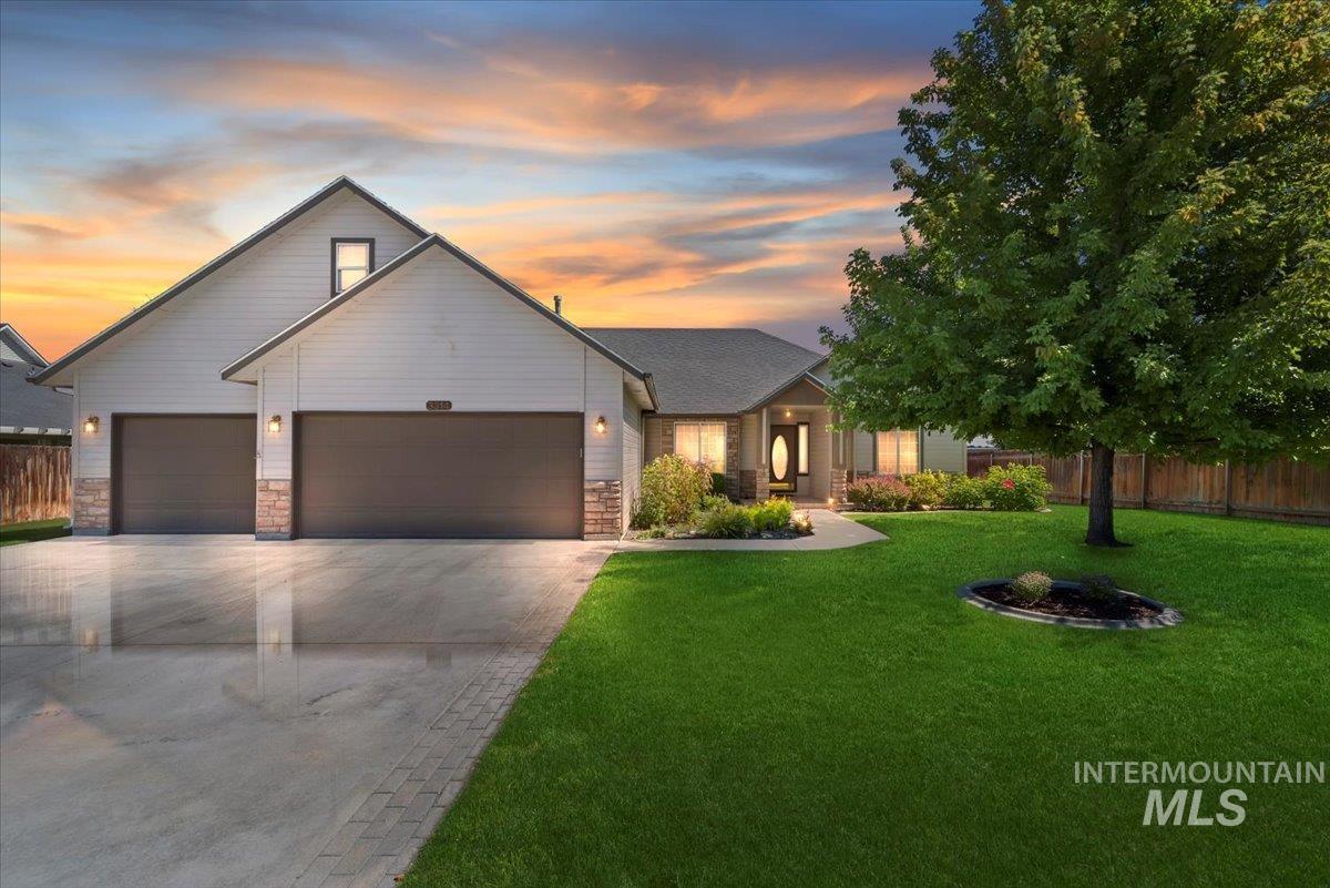 3314 S Raintree Property Photo 2