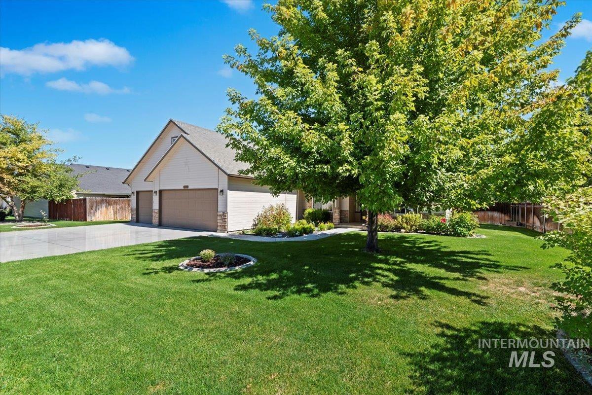 3314 S Raintree Property Photo 3