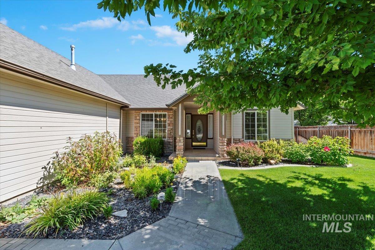 3314 S Raintree Property Photo 4