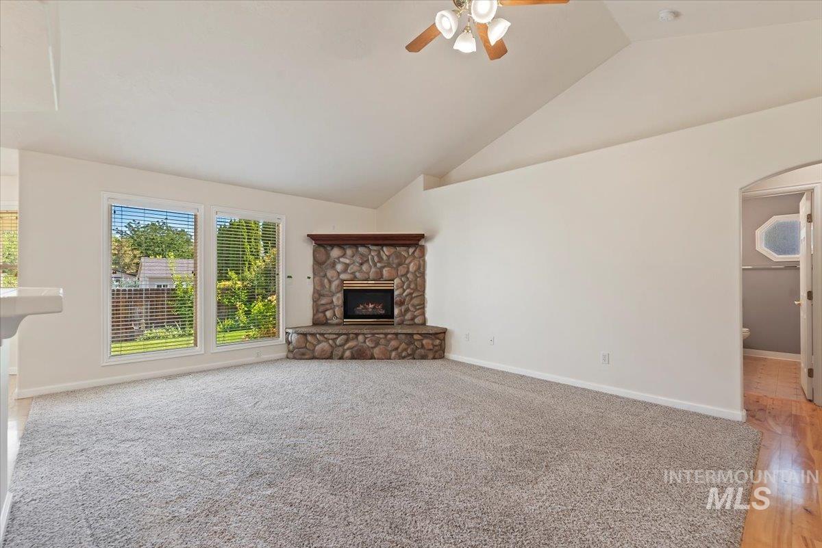 3314 S Raintree Property Photo 8