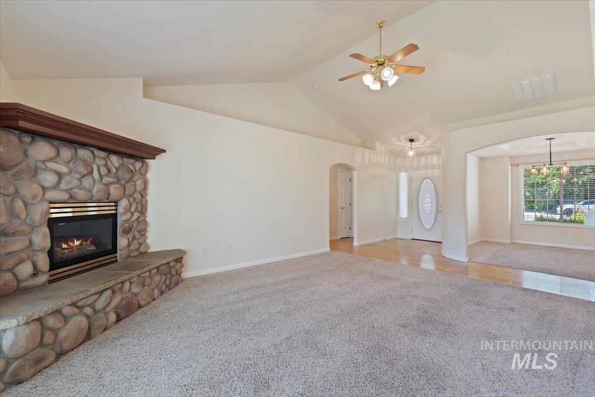 3314 S Raintree Property Photo 9