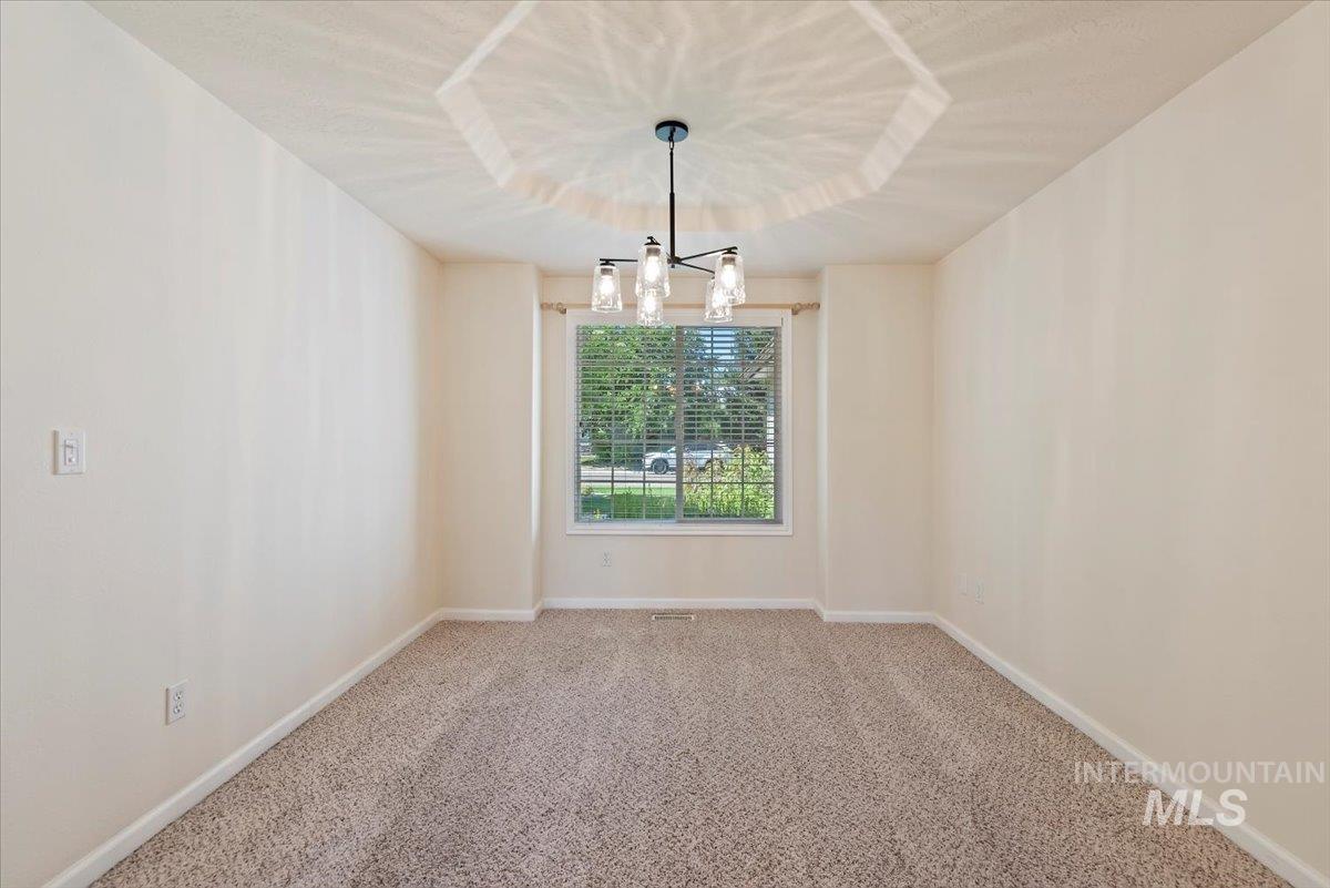 3314 S Raintree Property Photo 14