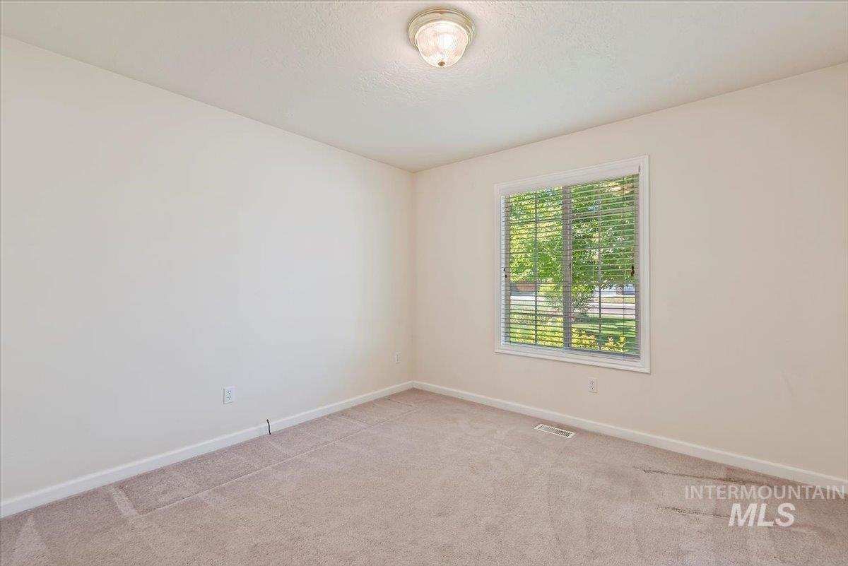 3314 S Raintree Property Photo 21
