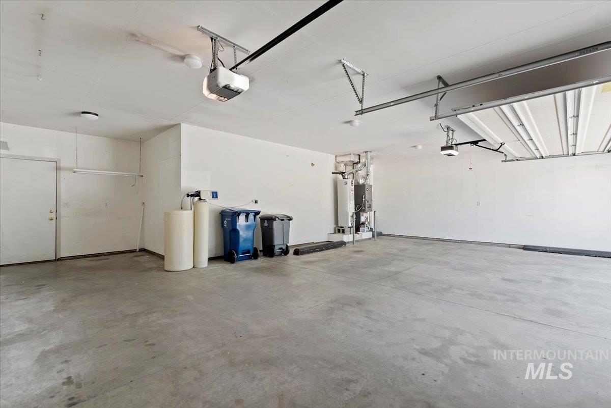 3314 S Raintree Property Photo 26