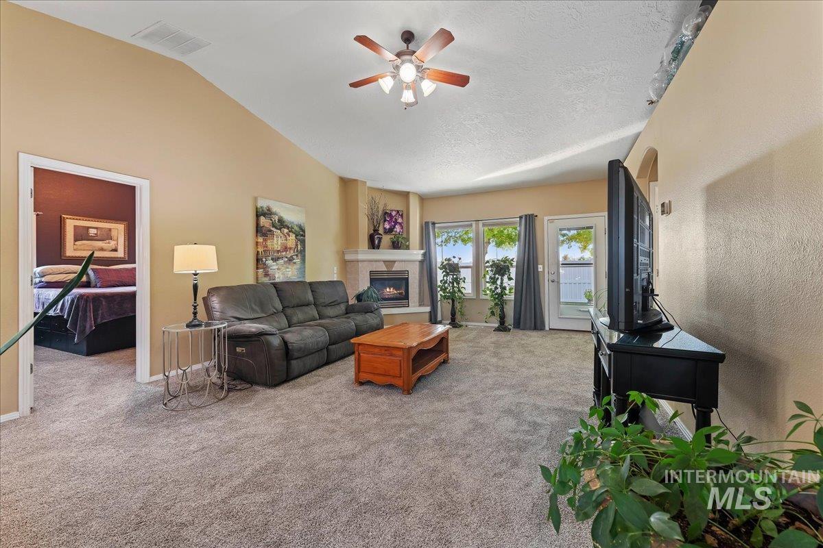 3398 S Featherly Way Property Photo 4