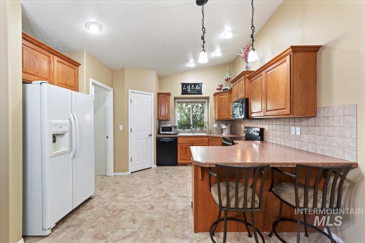 3398 S Featherly Way Property Photo 10