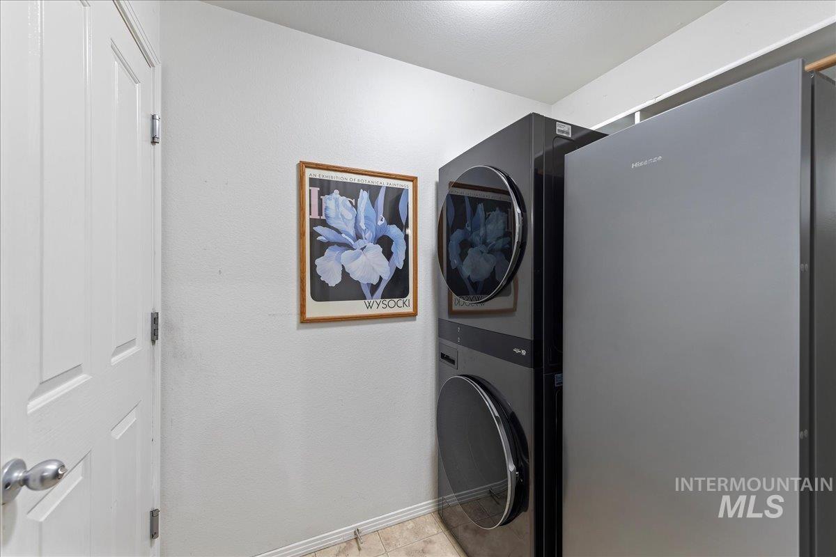 3398 S Featherly Way Property Photo 18