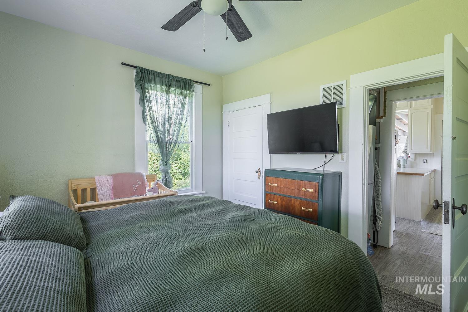 3500 Beacon Property Photo 35