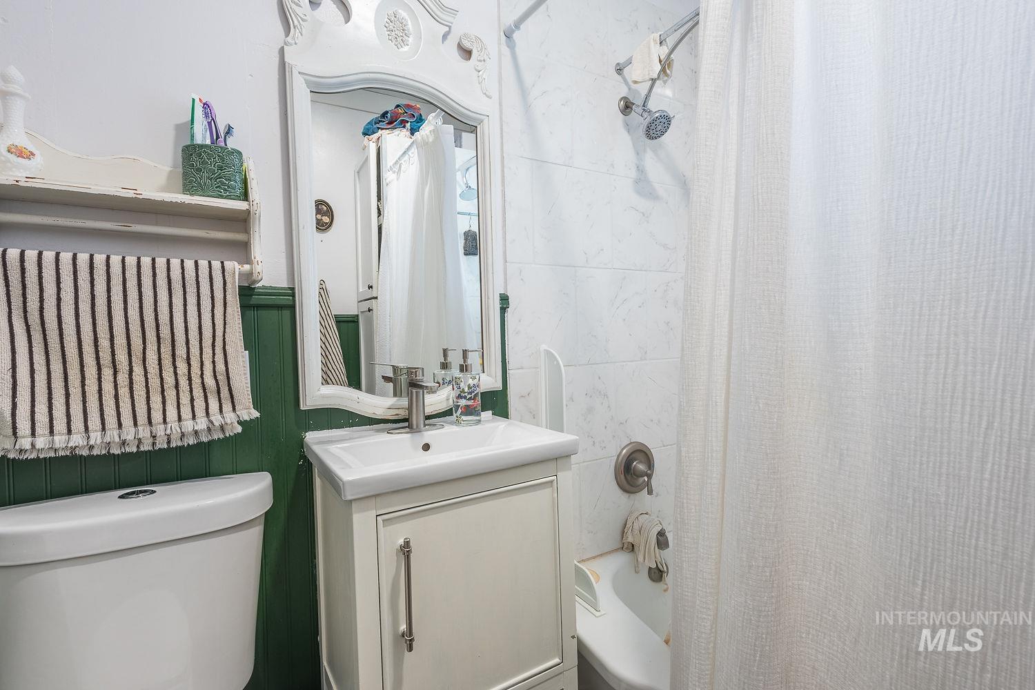 3500 Beacon Property Photo 36