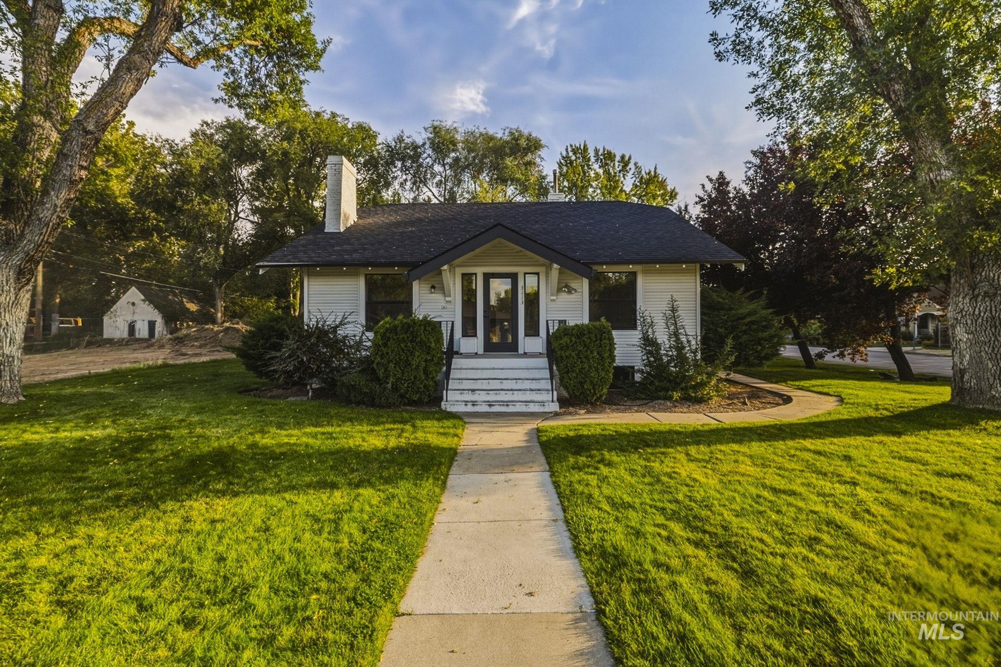 3113 W. Overland Road Property Photo 3