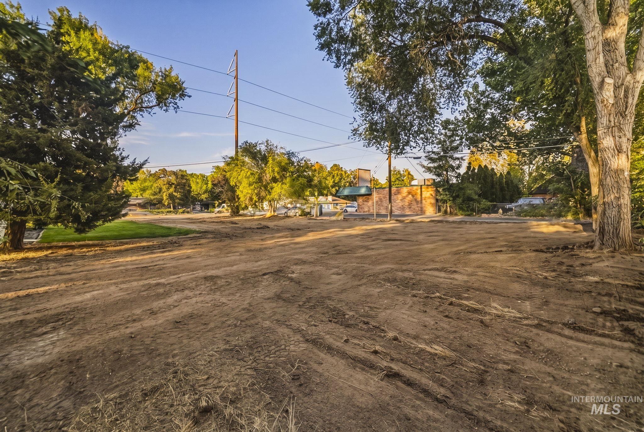 3113 W. Overland Road Property Photo 20