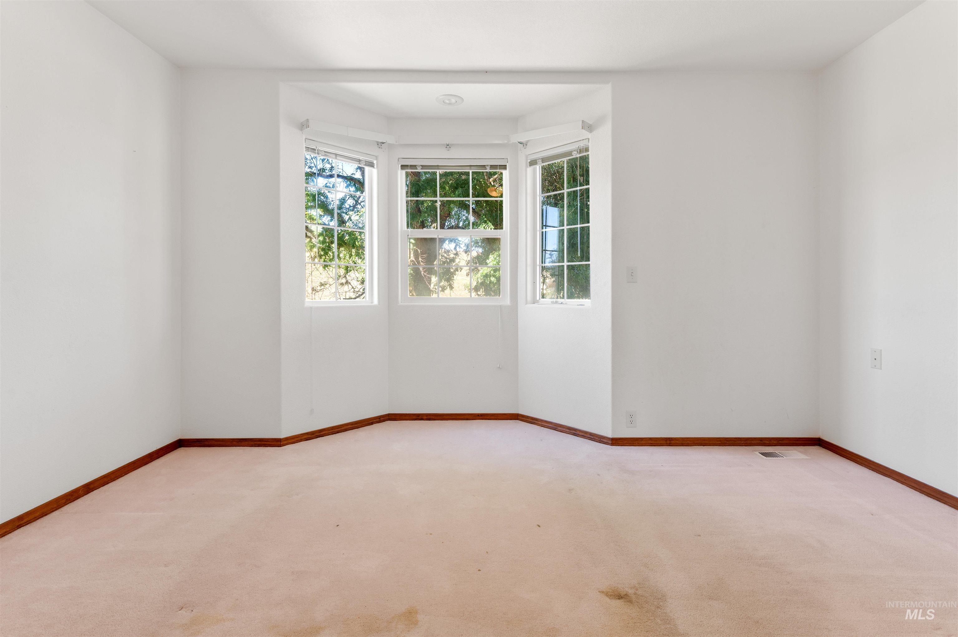 30344 Leland Road Property Photo 15