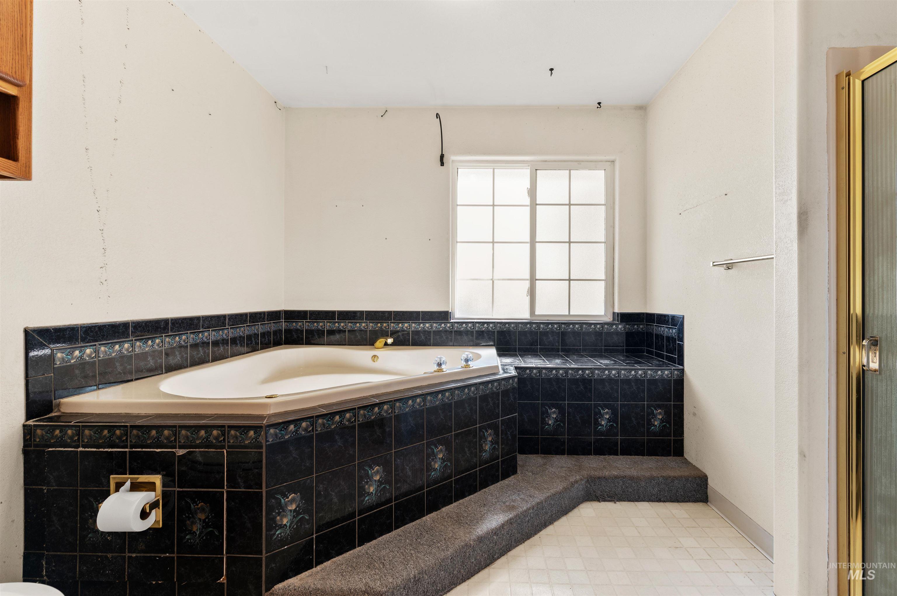 30344 Leland Road Property Photo 25