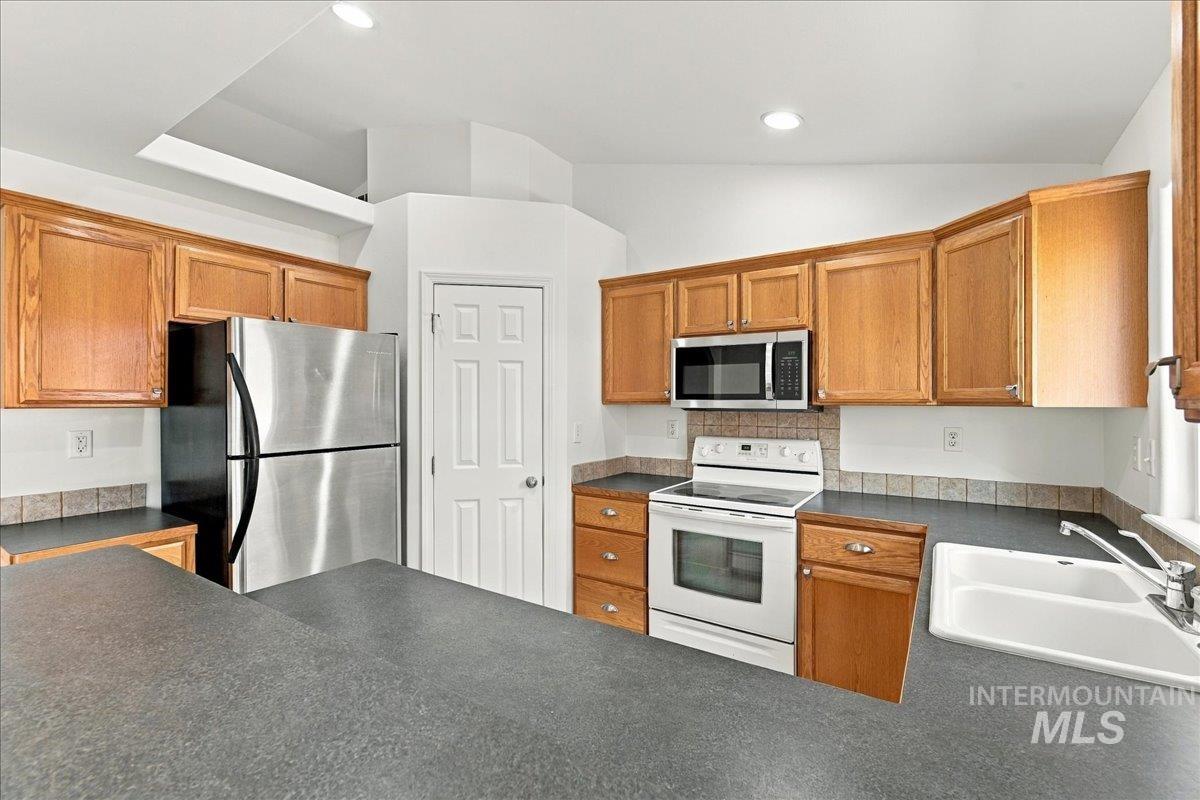 5782 S Staaten Ave Property Photo 16