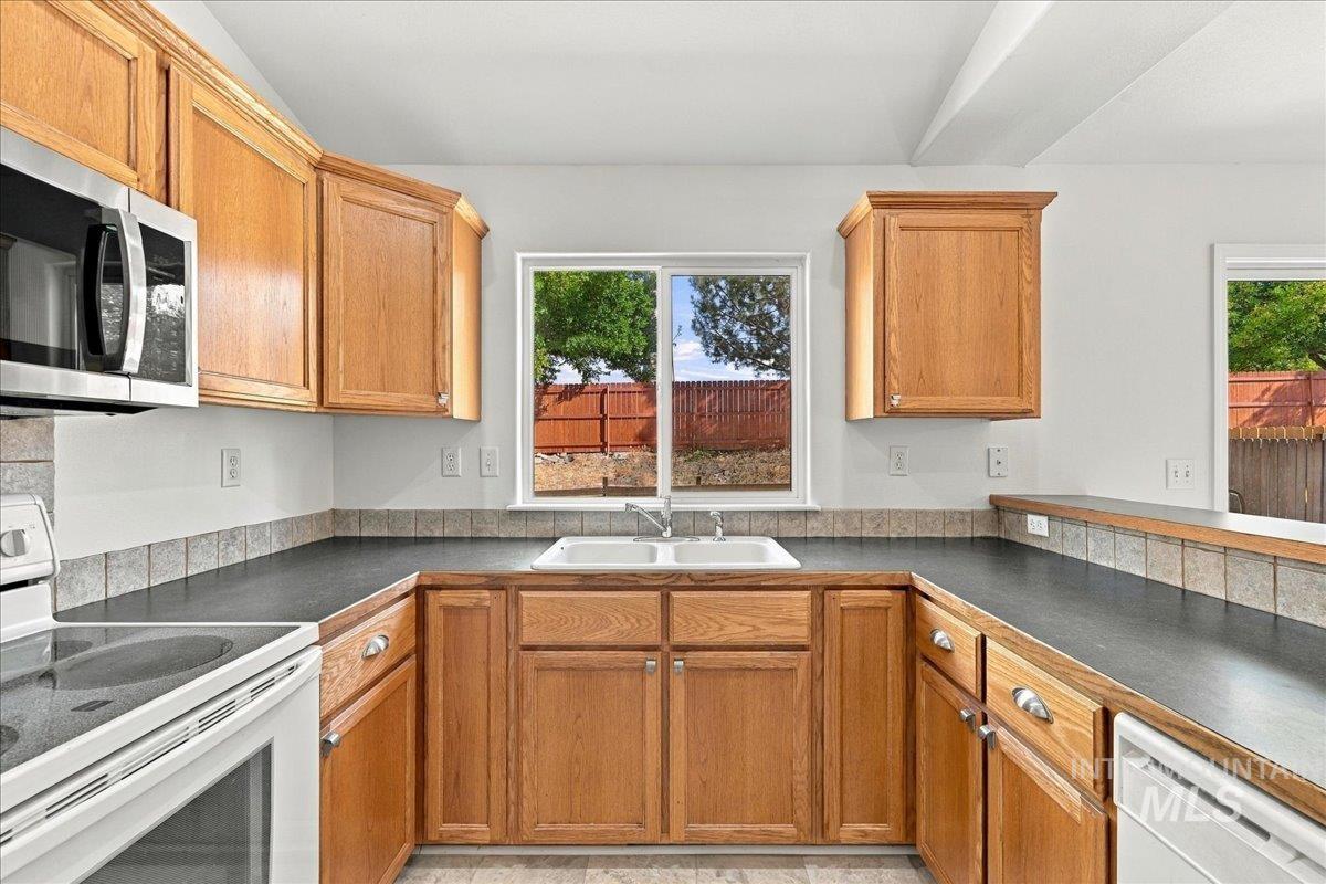 5782 S Staaten Ave Property Photo 17