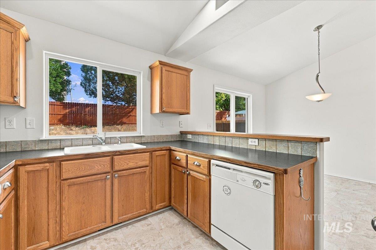 5782 S Staaten Ave Property Photo 19