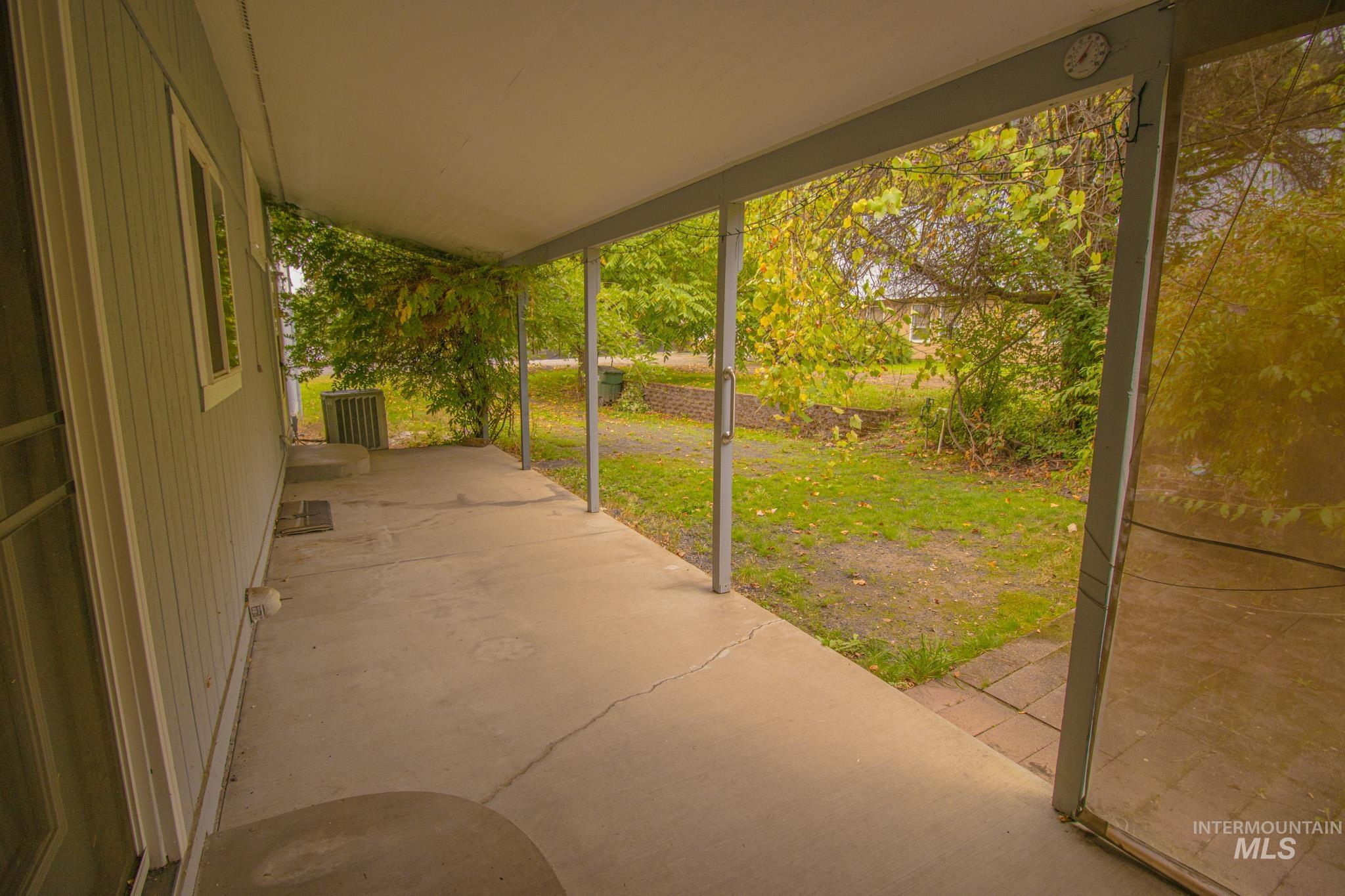 11564 Highway 12 Property Photo 6