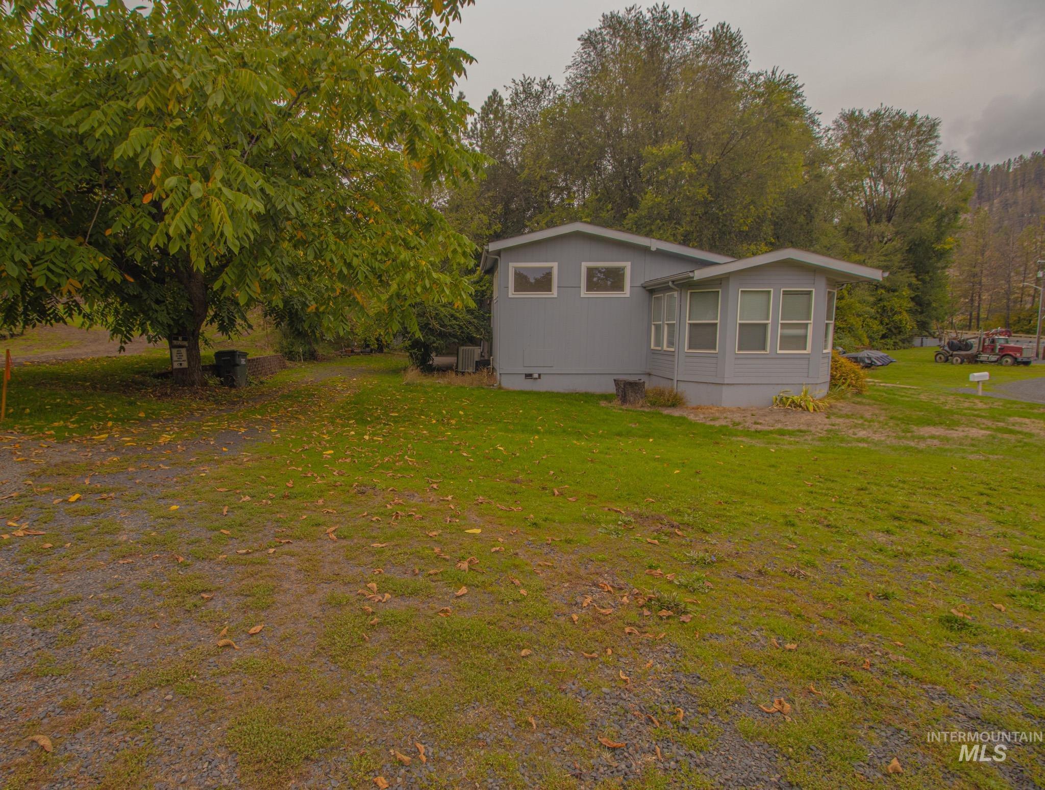 11564 Highway 12 Property Photo 8