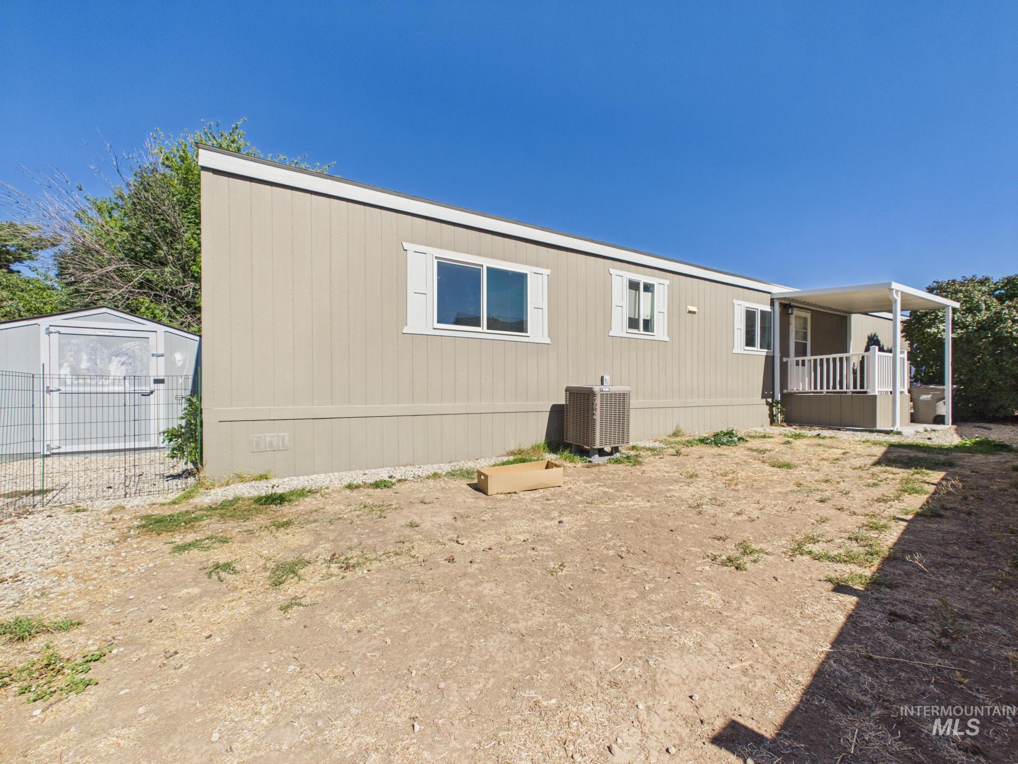 1123 N Sable Property Photo 4