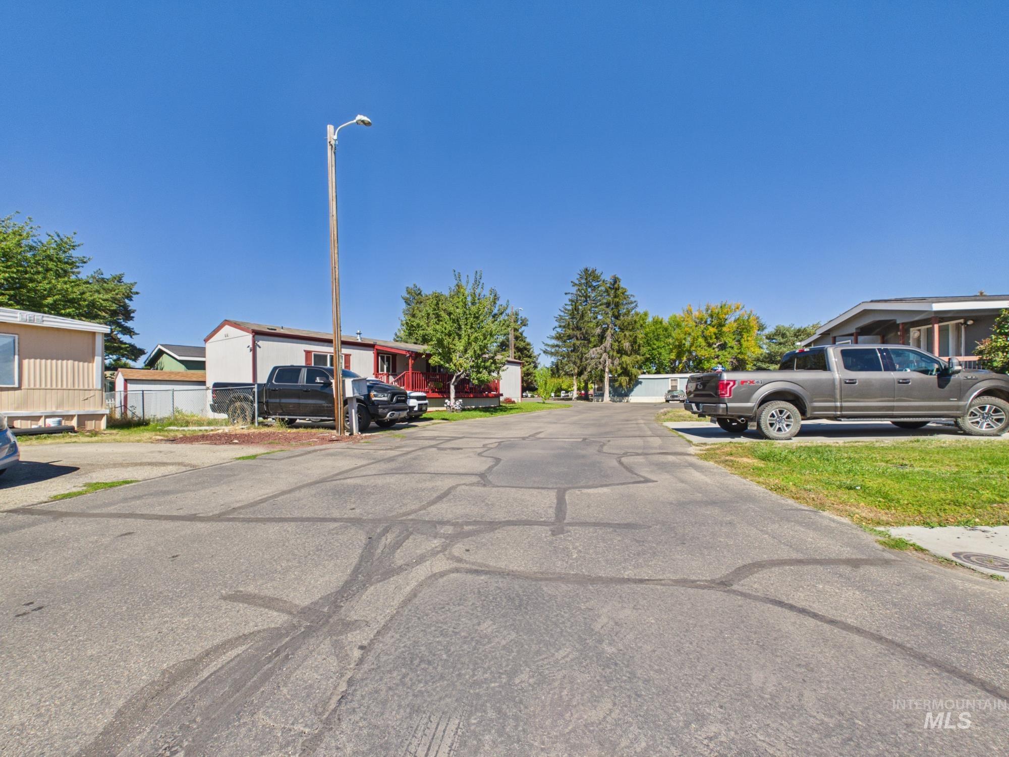 1123 N Sable Property Photo 7
