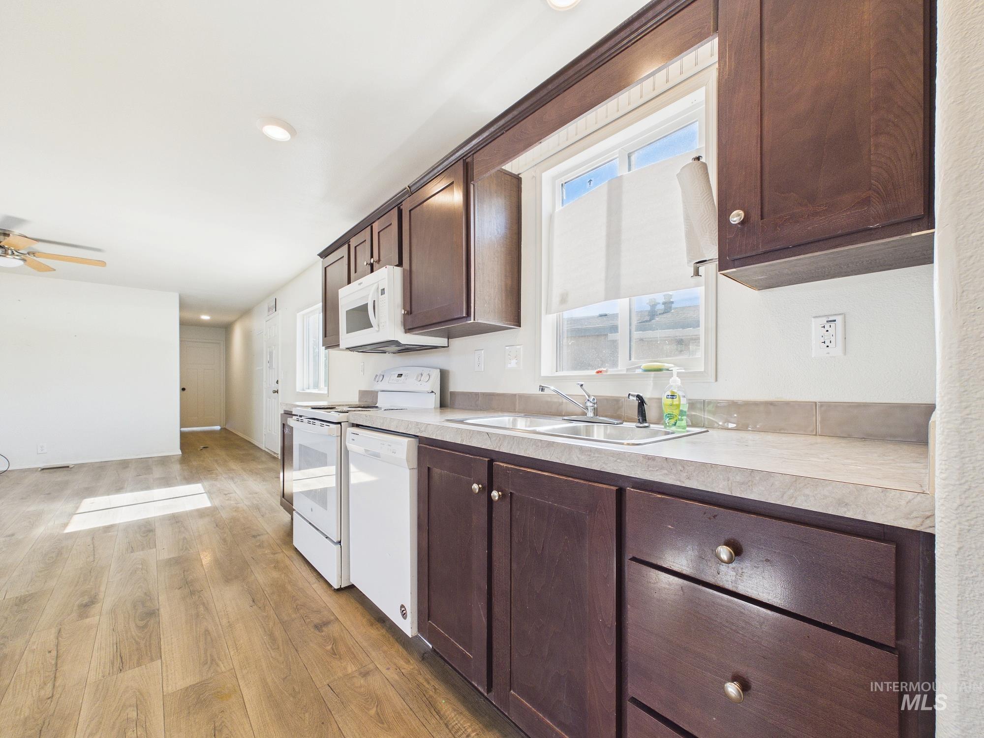 1123 N Sable Property Photo 11