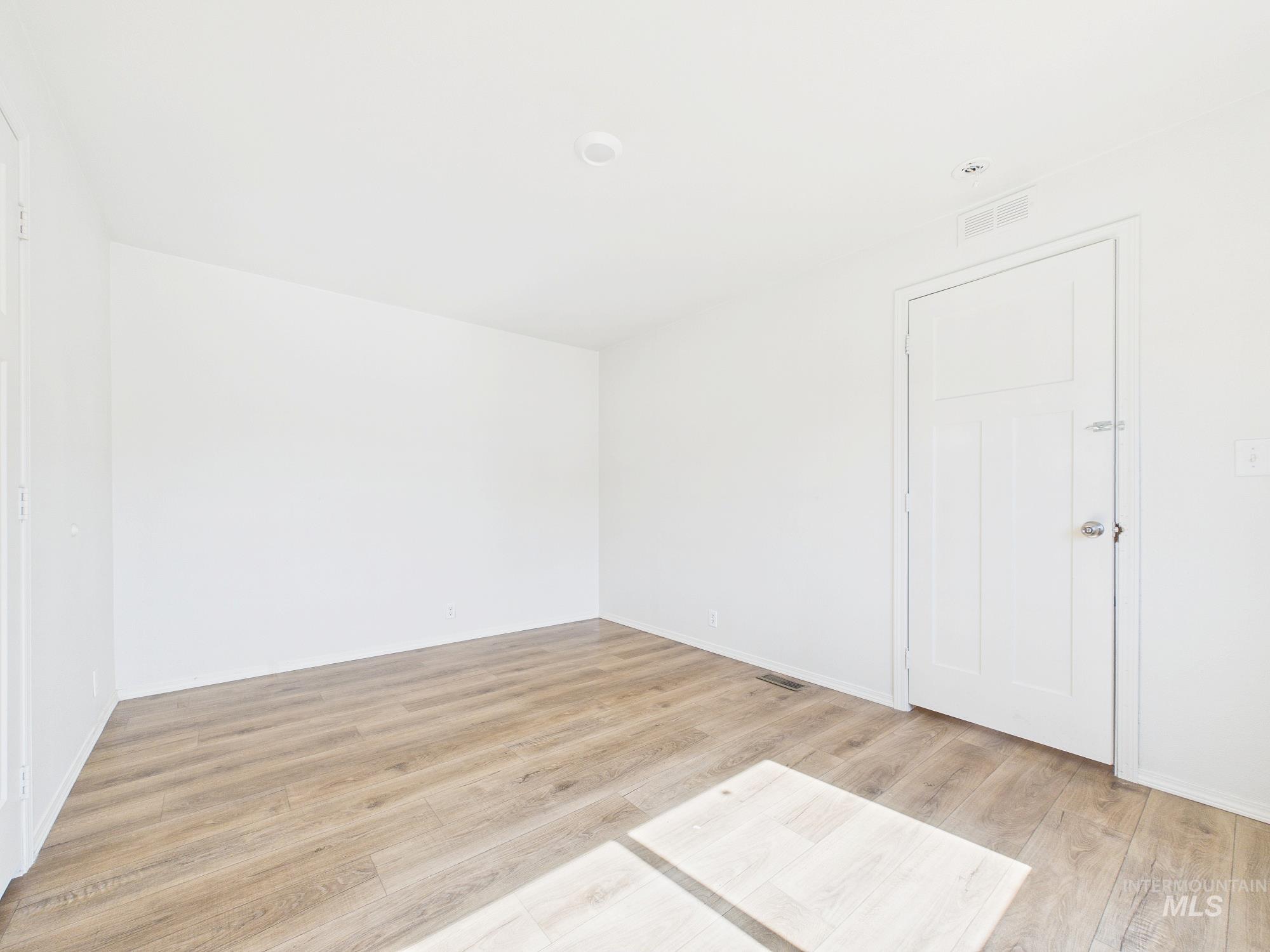 1123 N Sable Property Photo 23
