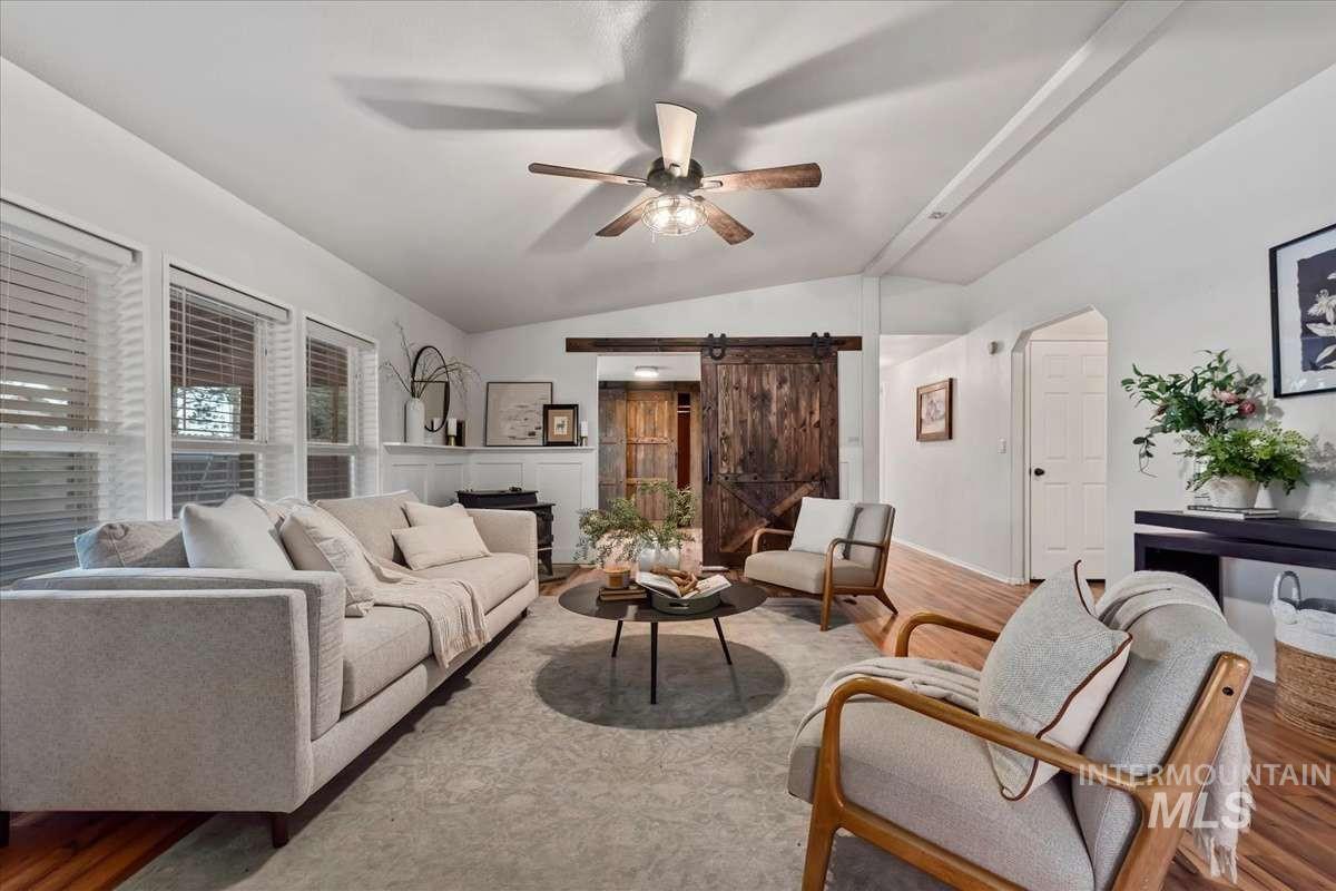 14547 Lakeshore Drive Property Photo 9