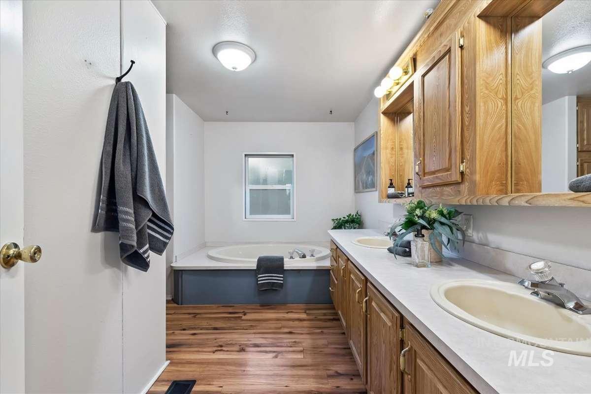 14547 Lakeshore Drive Property Photo 19