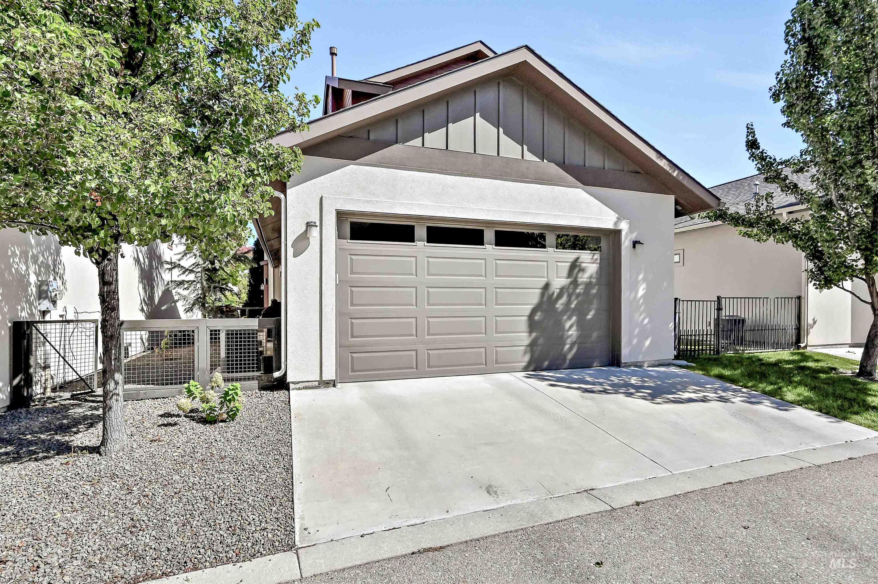 1331 E Lone Creek Dr. Property Photo 32