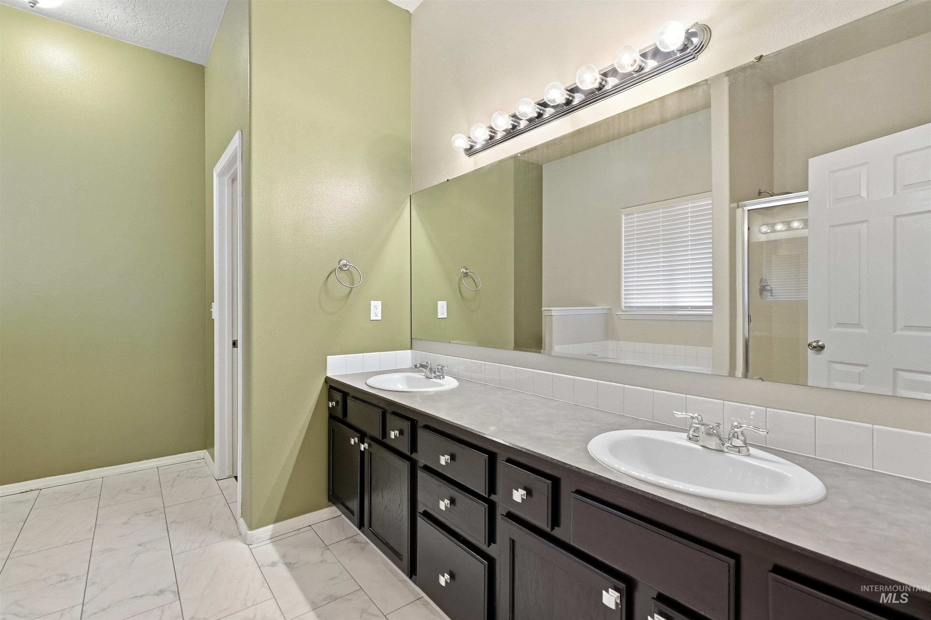 2444 Cerulean Property Photo 21