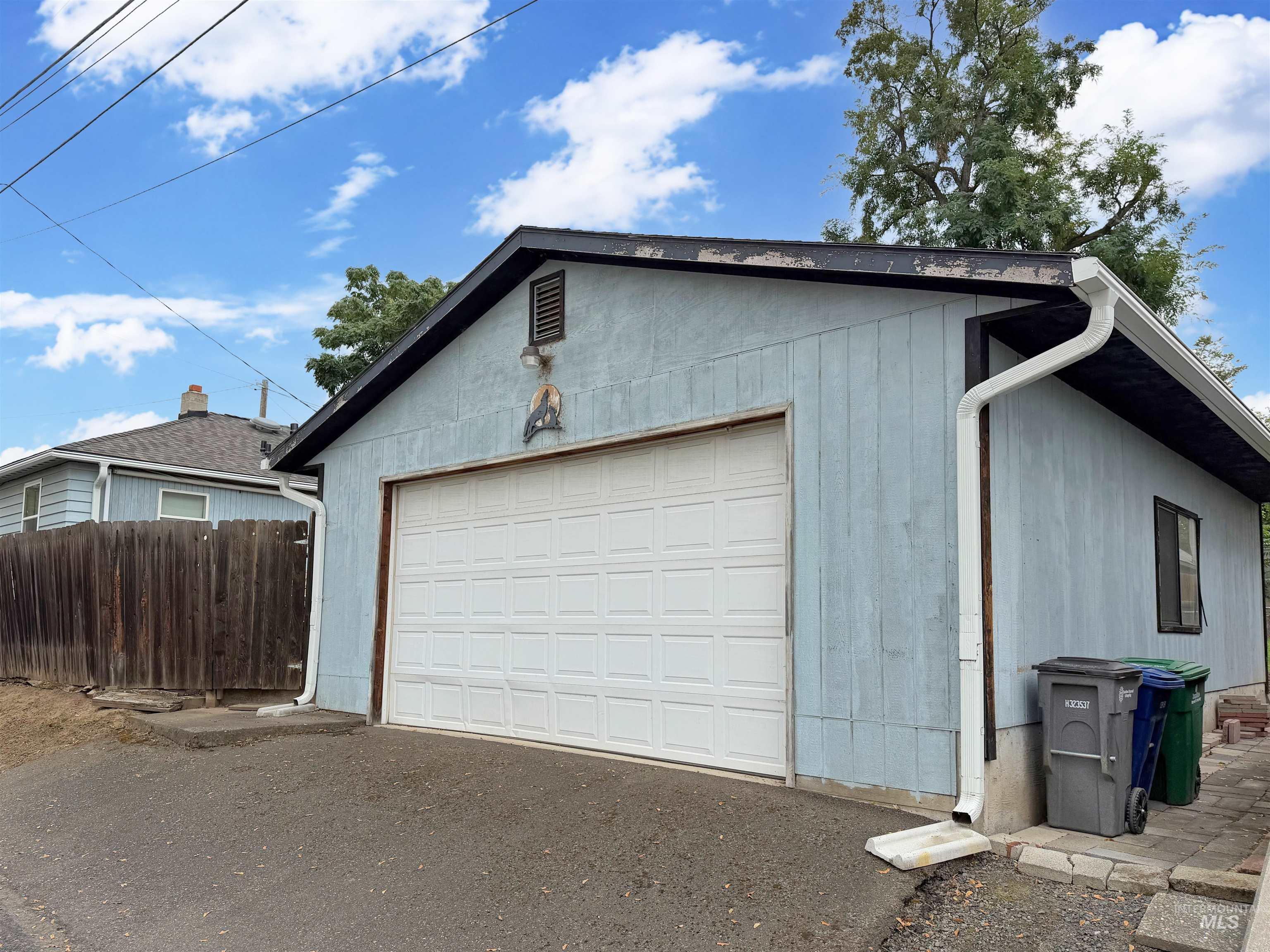 1118 20th St Property Photo 4