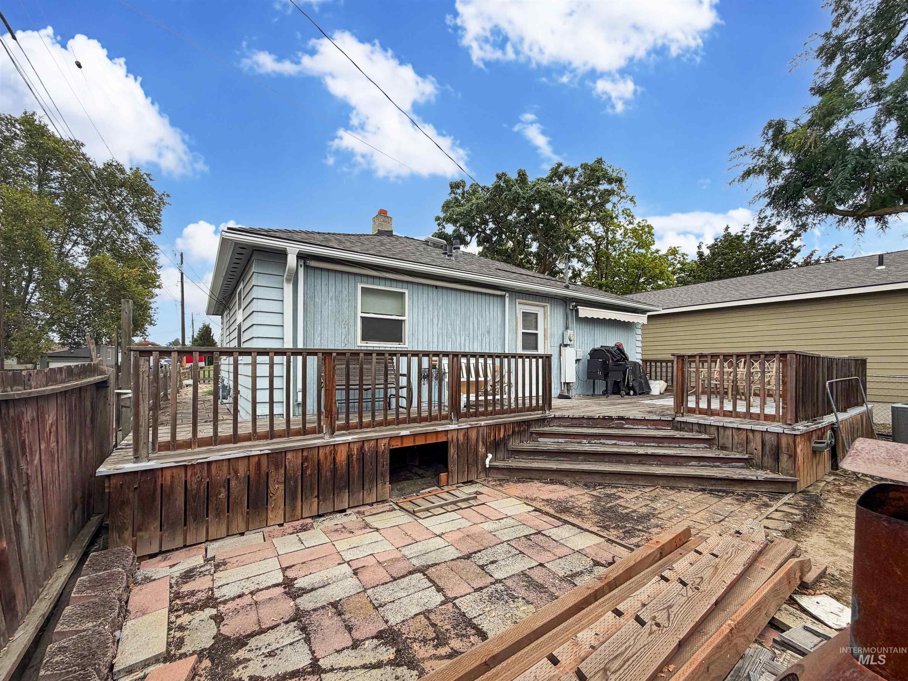 1118 20th St Property Photo 5