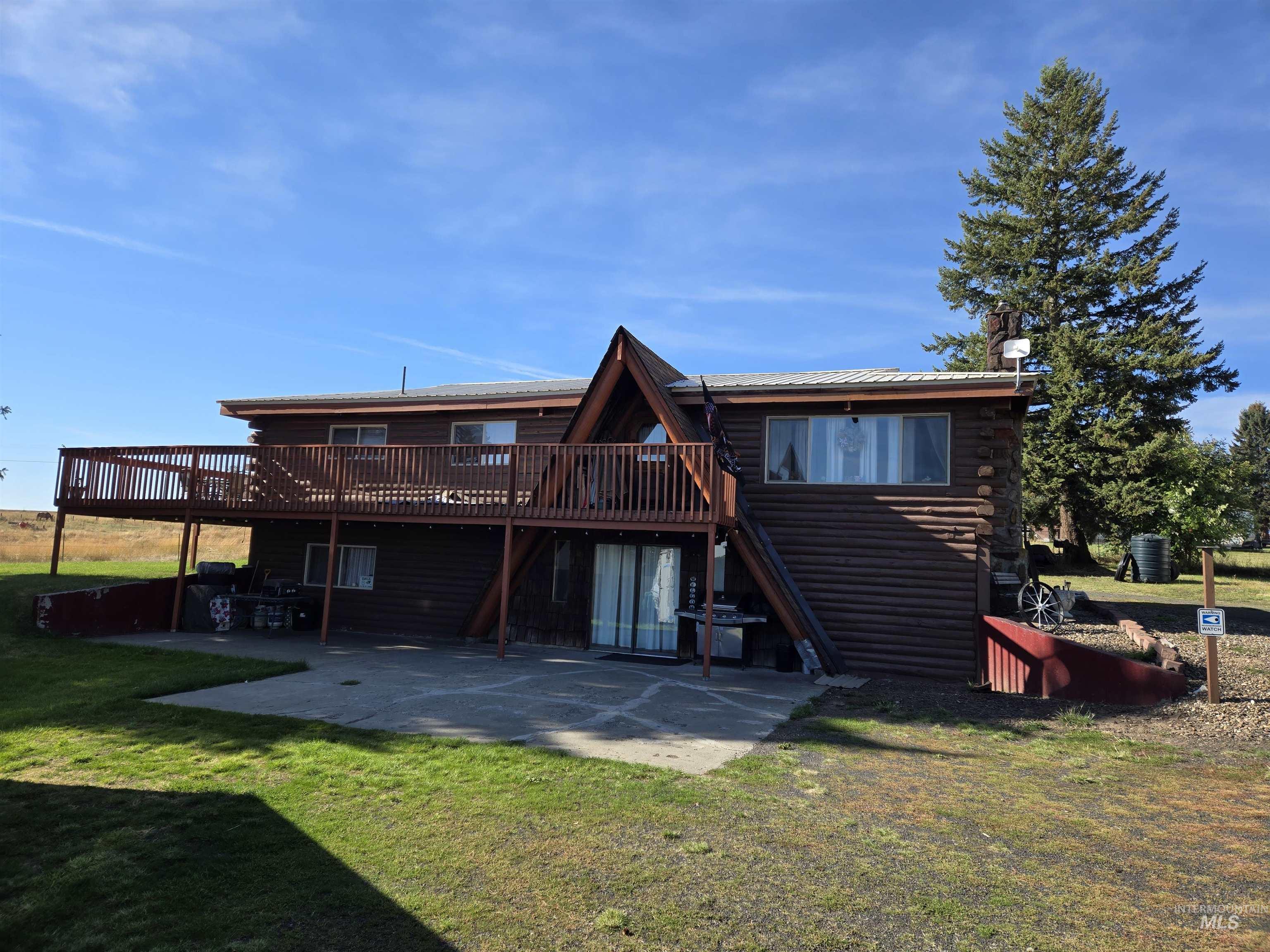 215 Camas Ln Property Photo 1