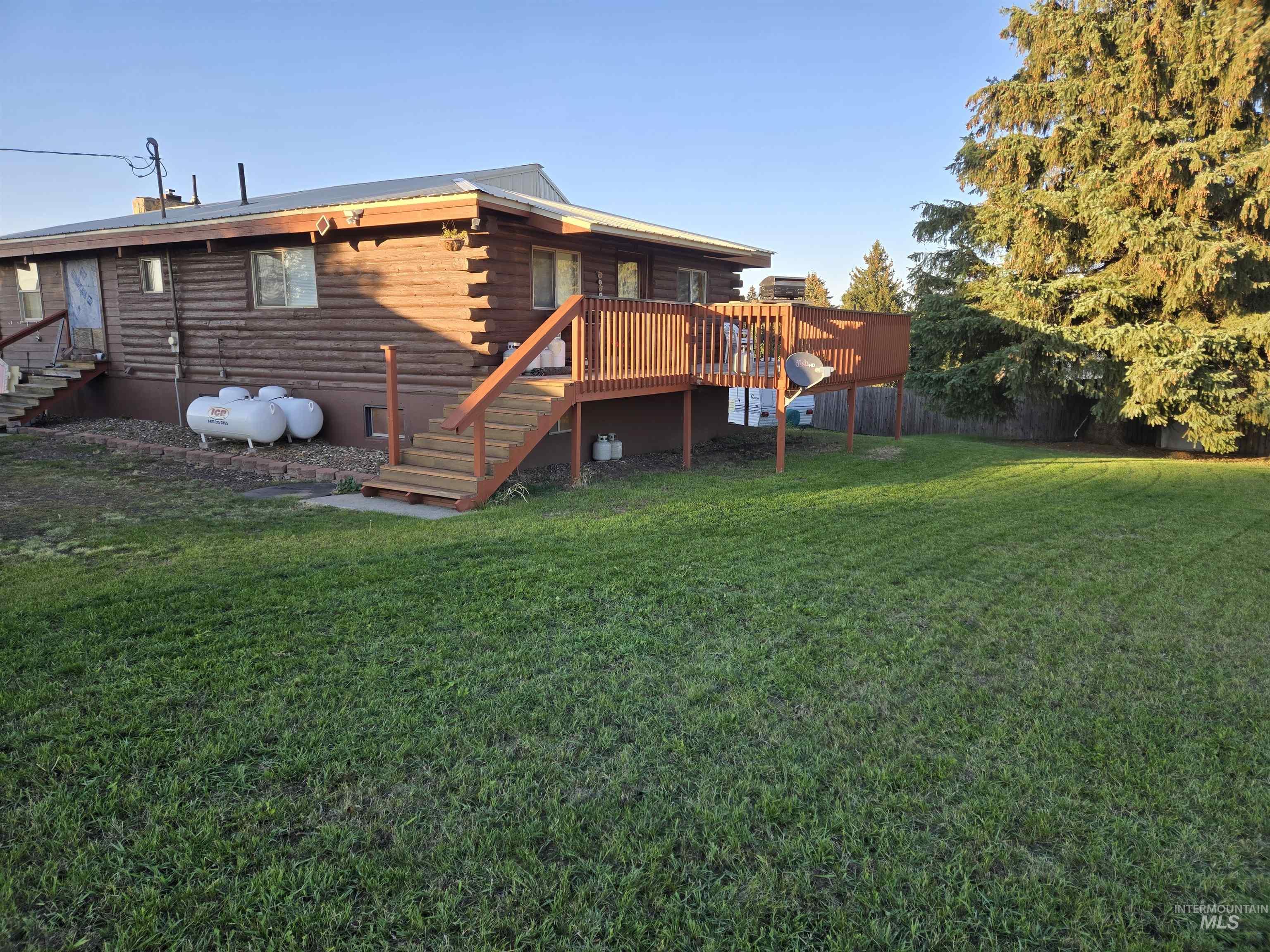 215 Camas Ln Property Photo 3