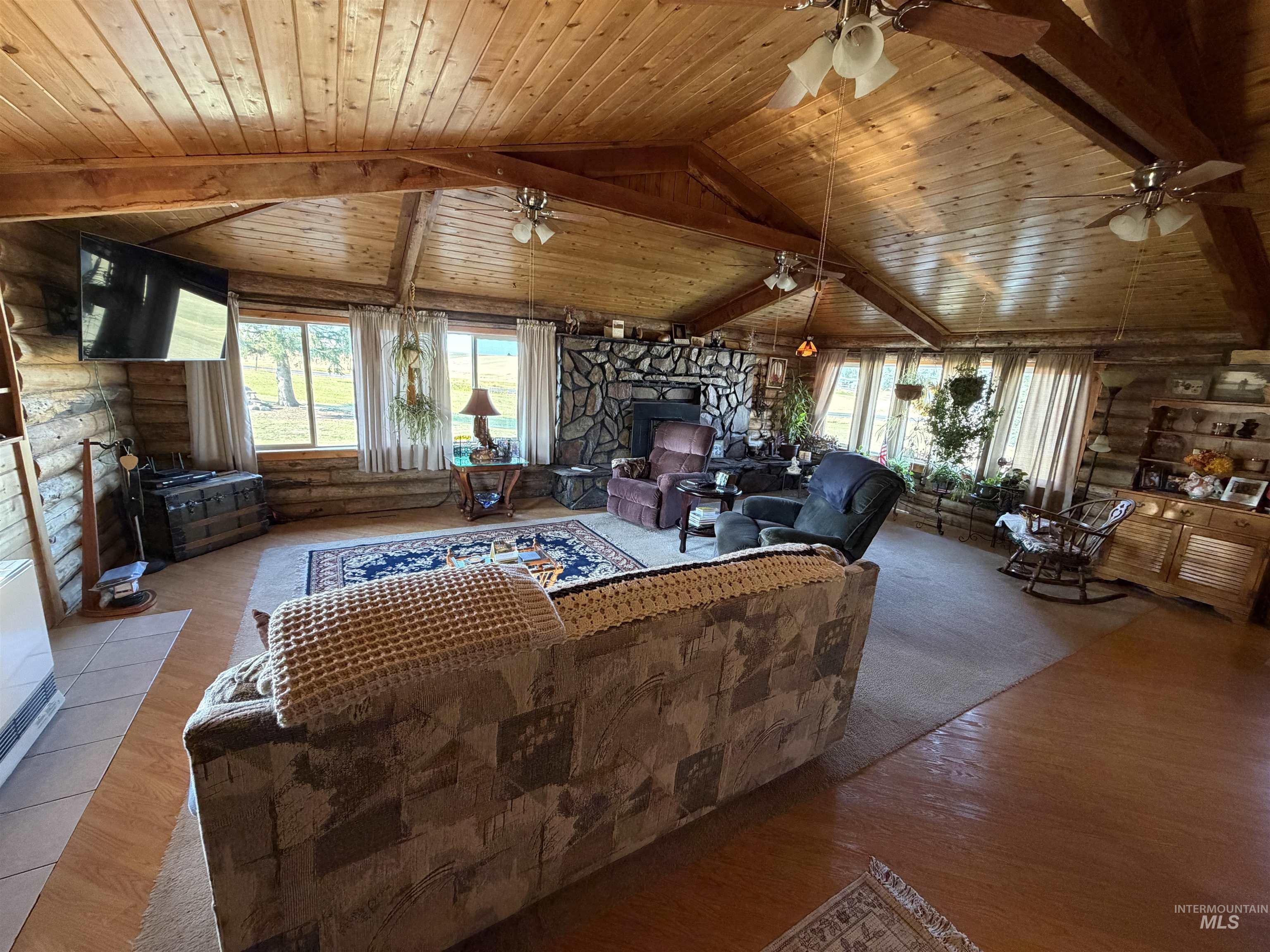 215 Camas Ln Property Photo 11