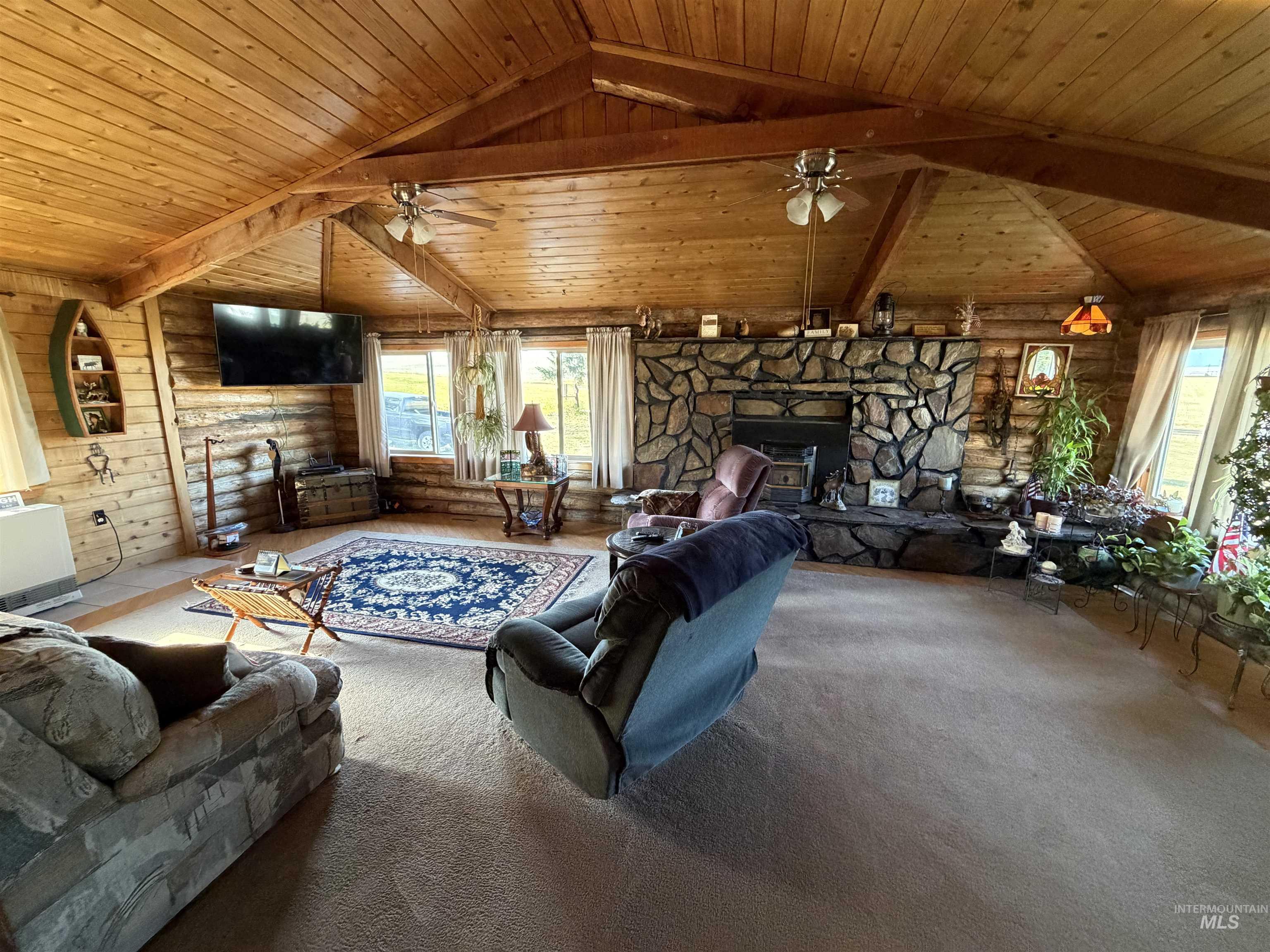 215 Camas Ln Property Photo 13